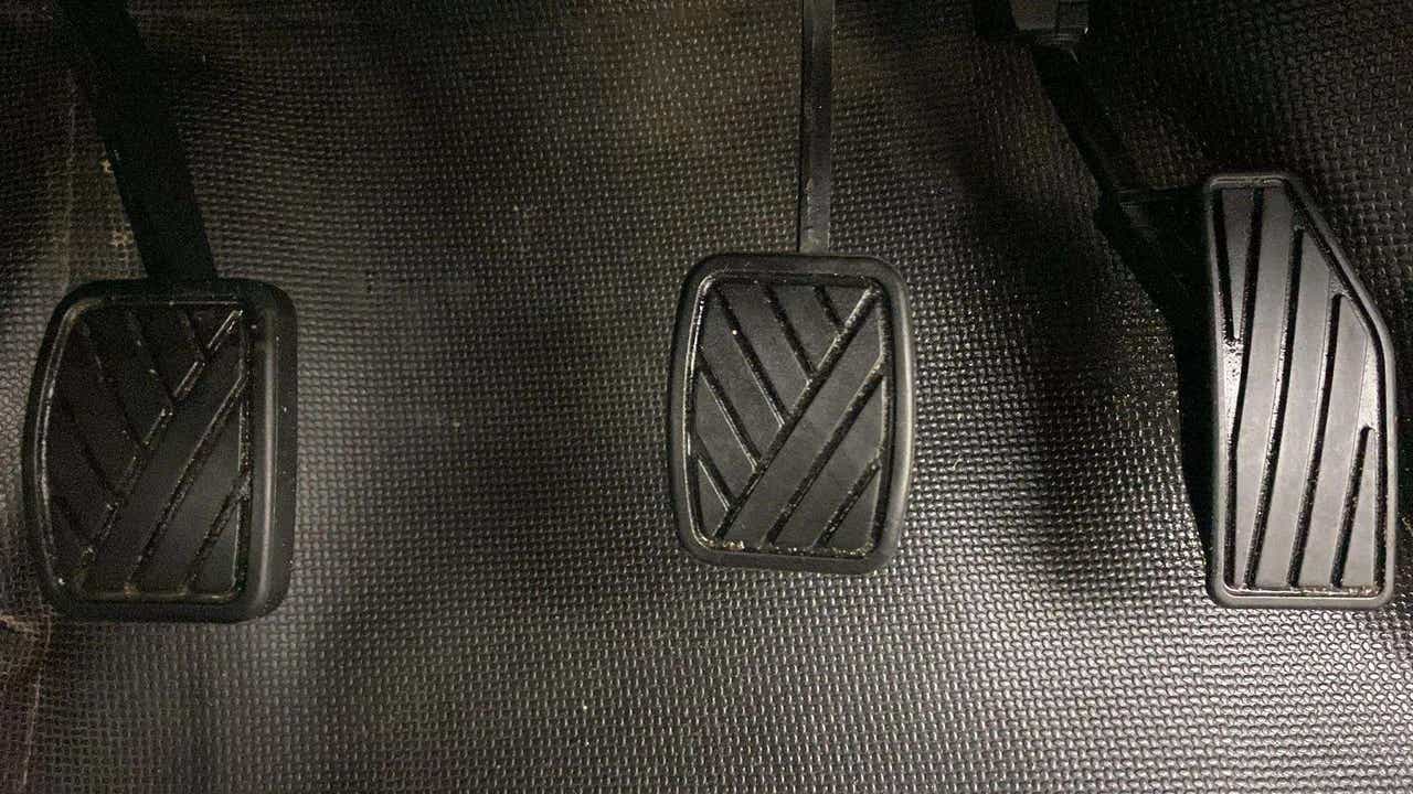 Pedals of a Maruti Suzuki Swift 2021 - 2023