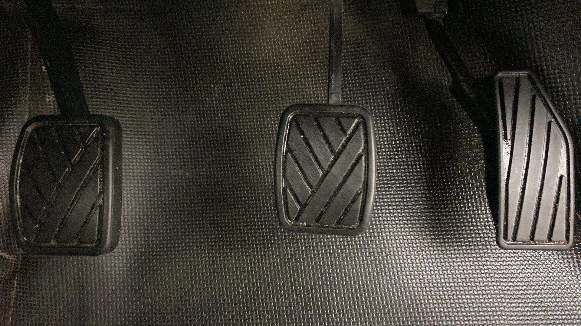 Pedals of a Maruti Suzuki Swift 2021 - 2023