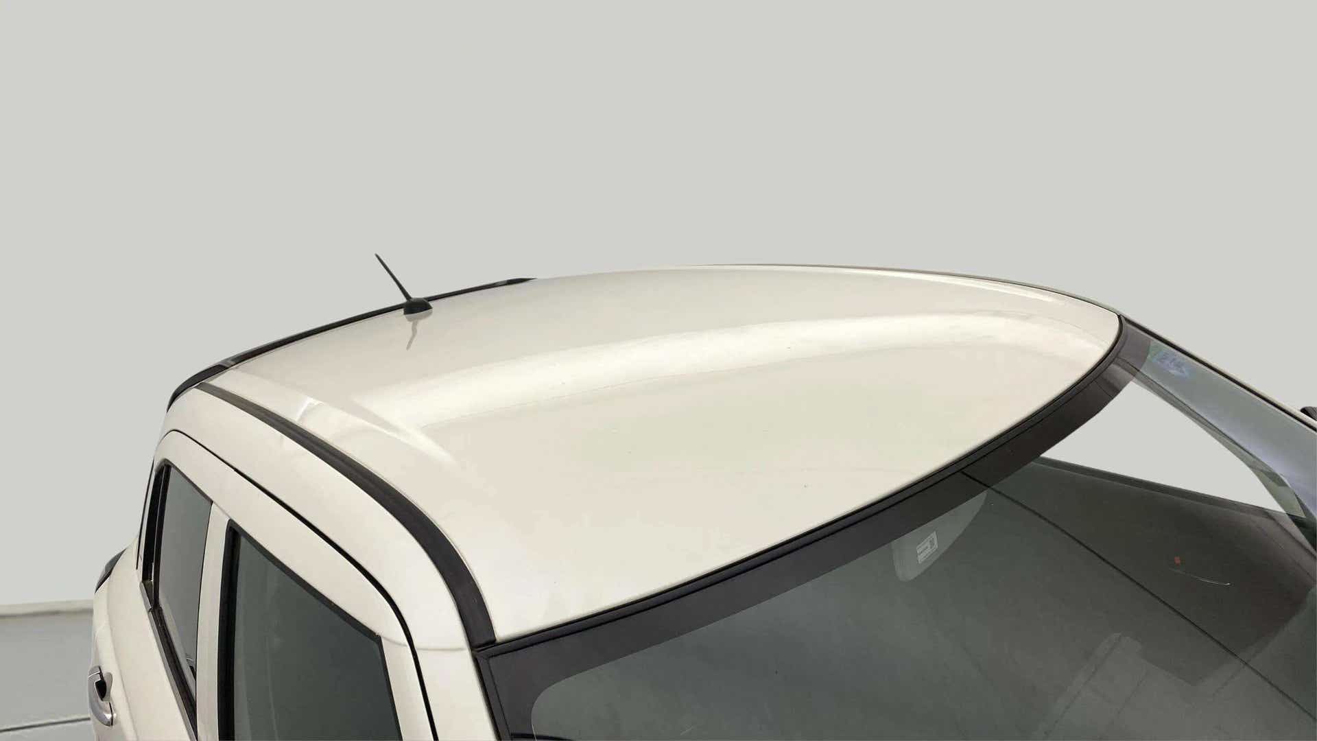 Roof and partial side view of a Maruti Suzuki Swift