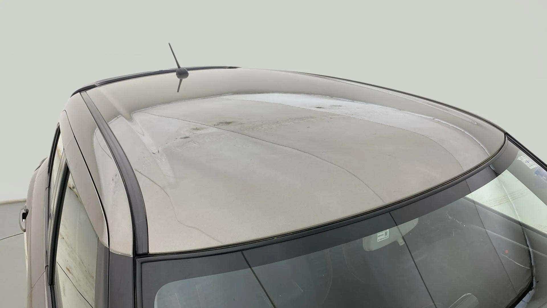 Roof view of a Maruti Suzuki Swift