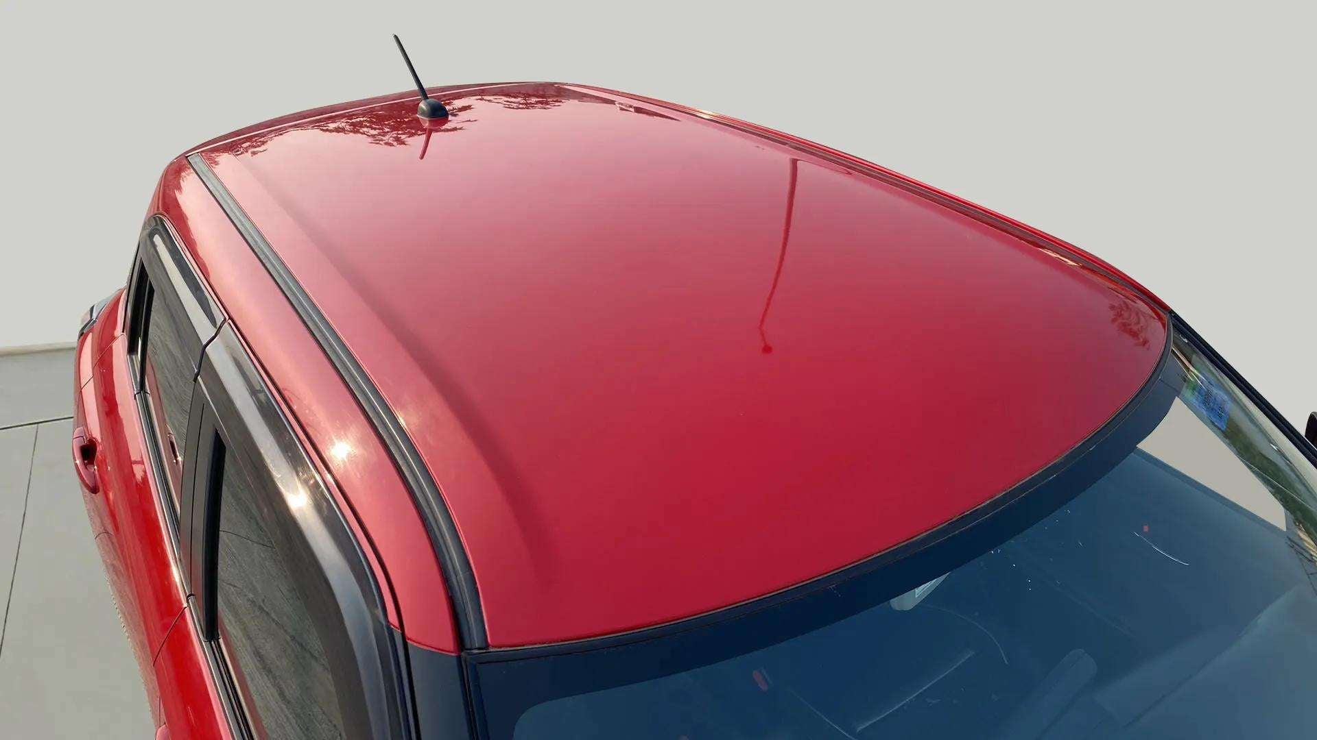 Roof view of a Maruti Suzuki Swift