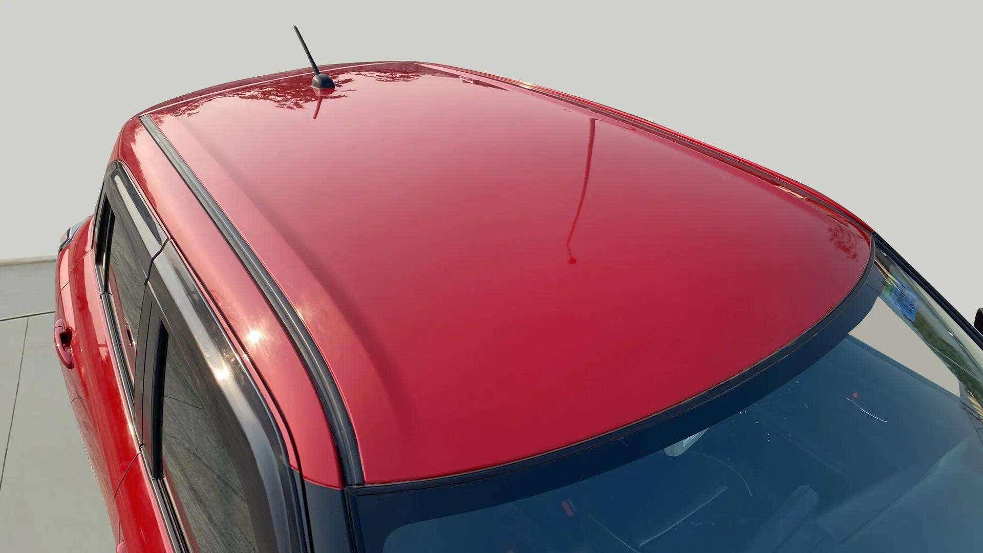 Roof view of a Maruti Suzuki Swift