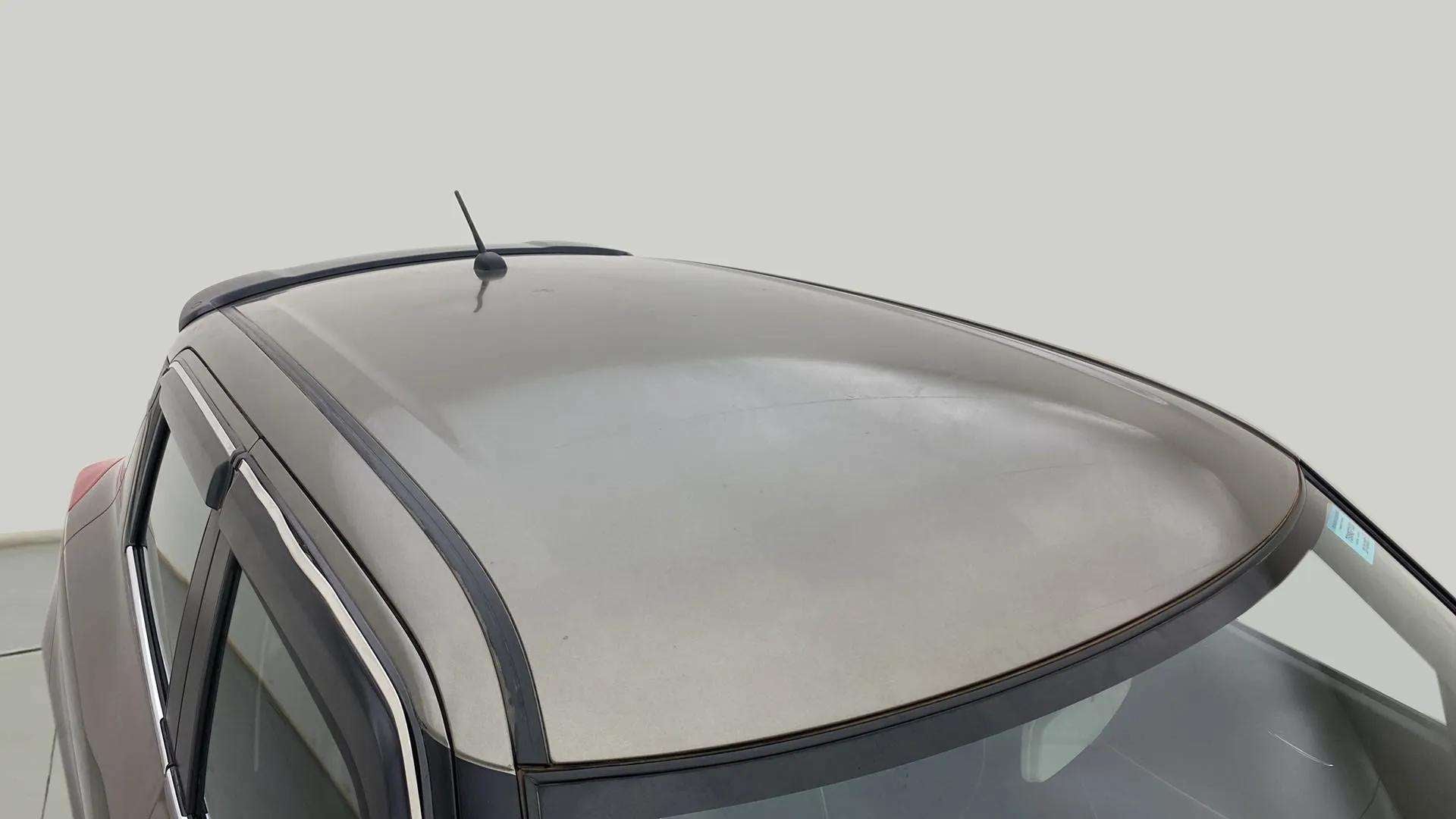 Roof view of a Maruti Suzuki Swift 2021 - 2023