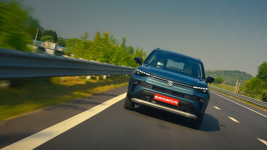Front view of a Eternal Blue Maruti Suzuki Victoris