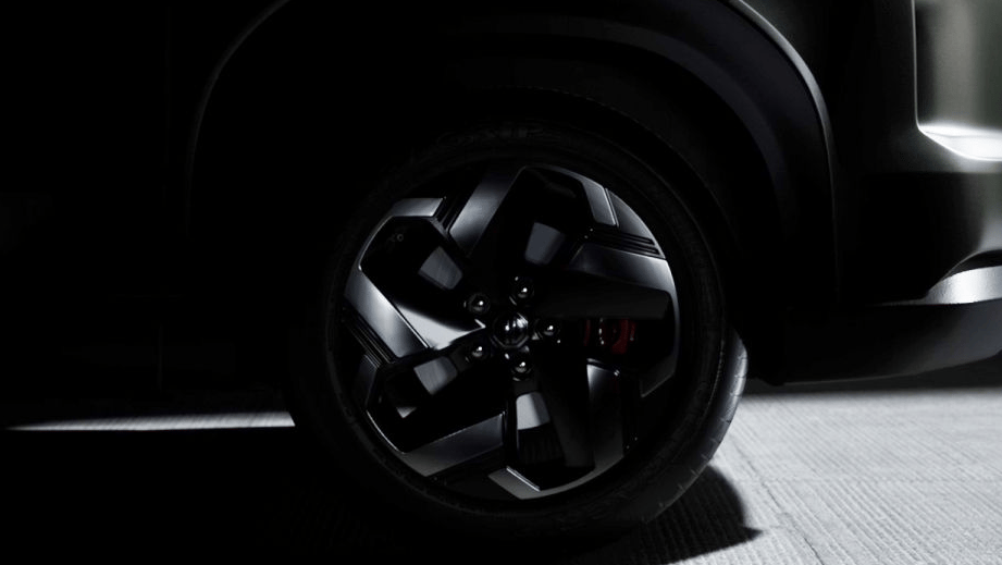 Close-up of wheel of MG Hector Hawk EV