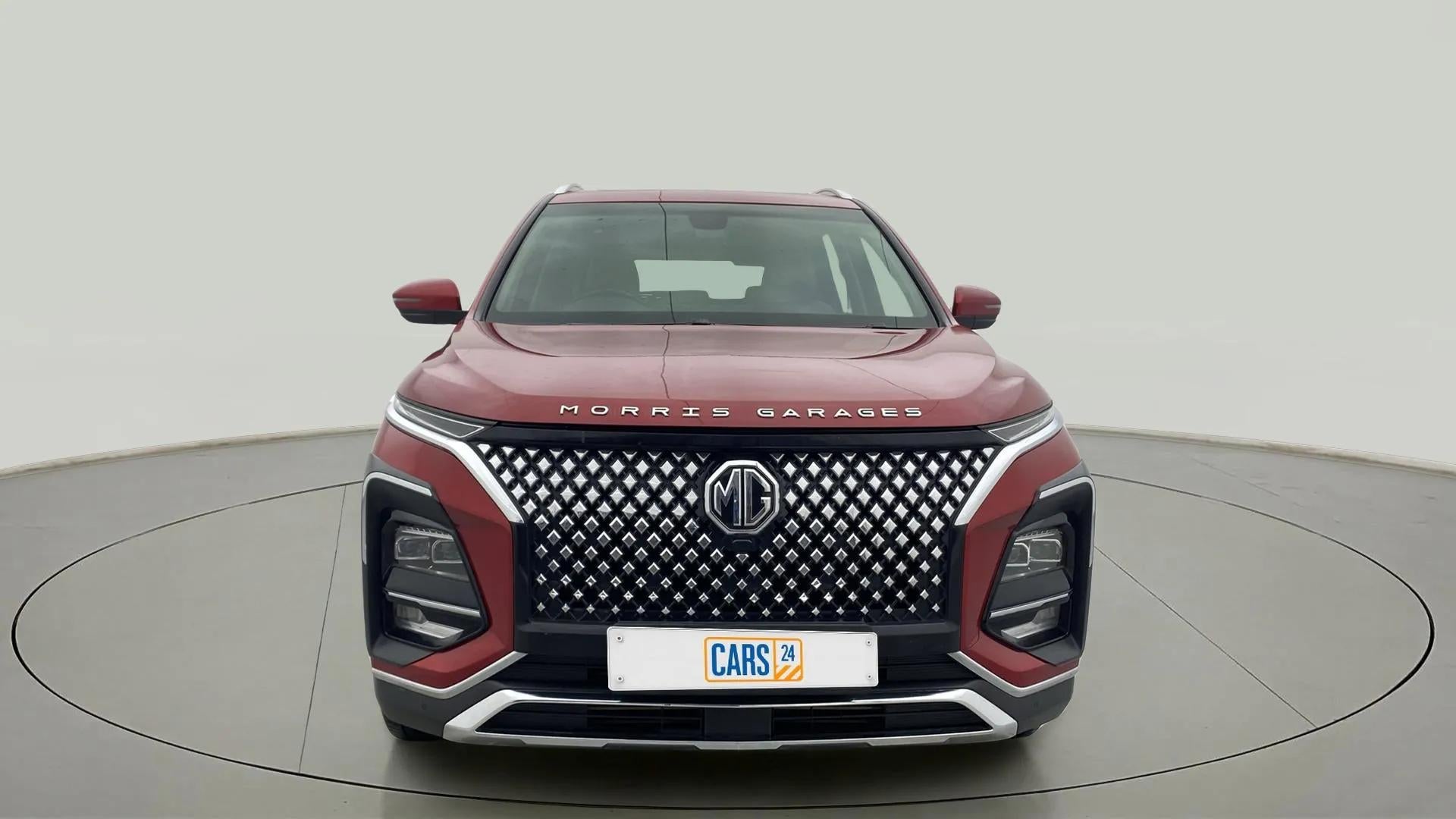 Front view of a mg hector