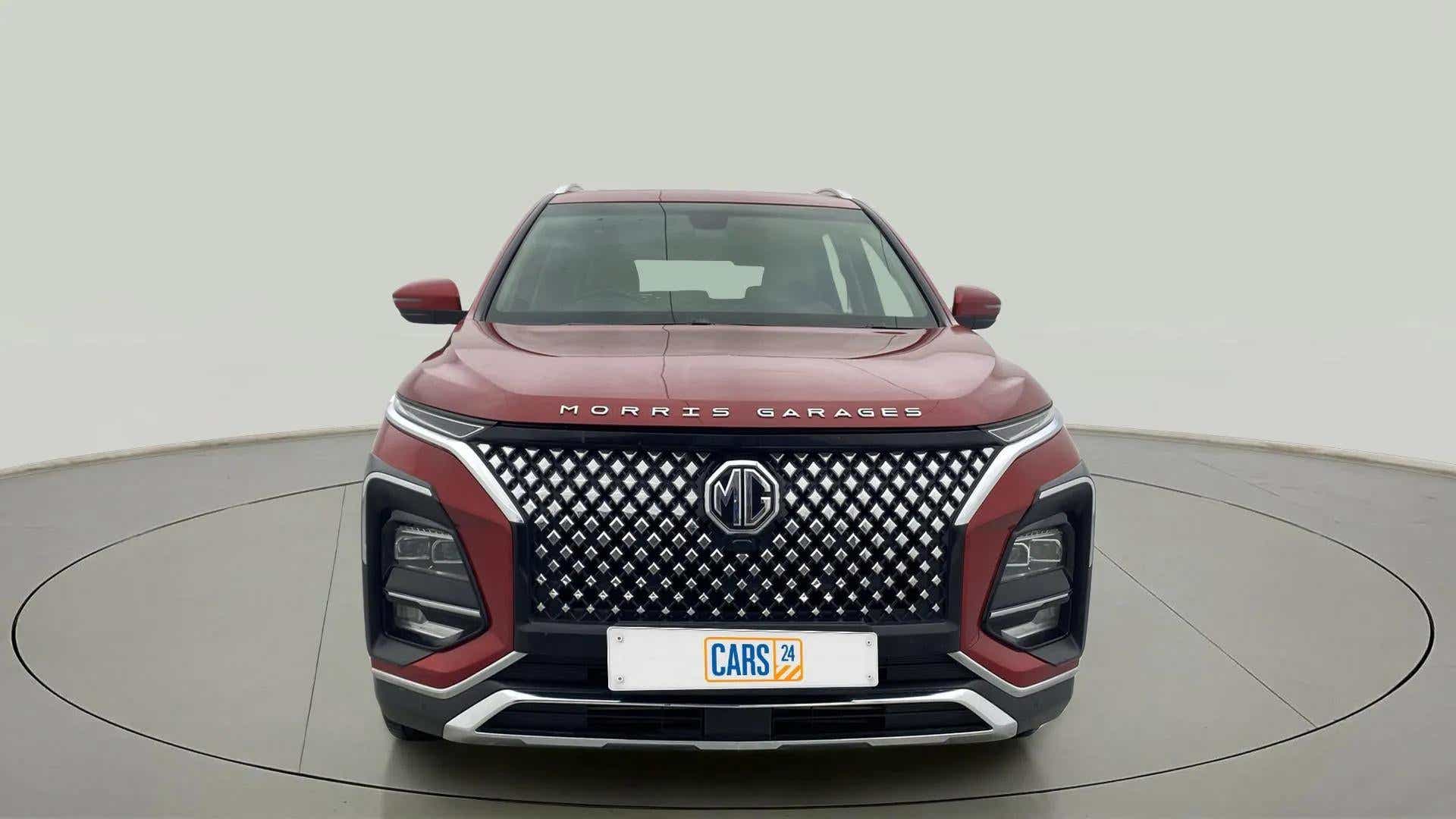 Front view of a mg hector