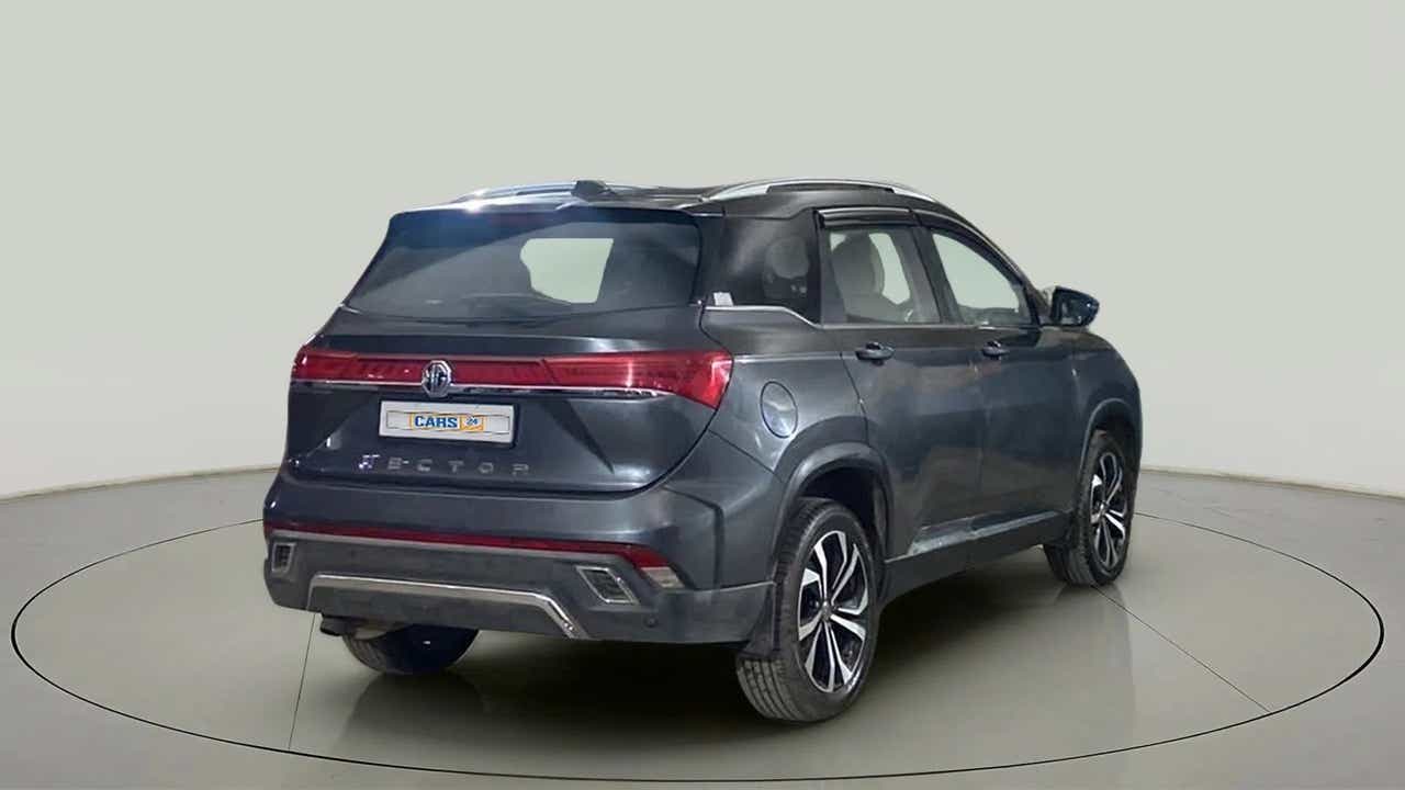 Rear three-quarter view of a MG Hector