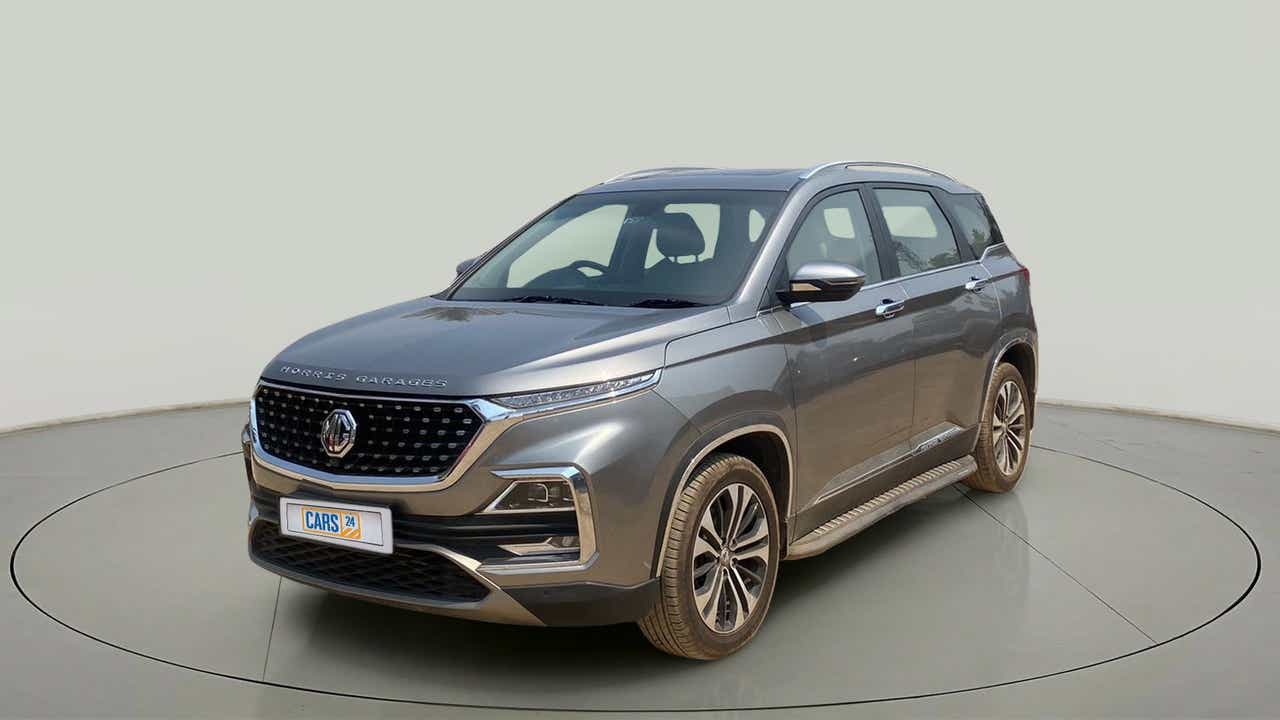 Front three-quarter view of a MG Hector