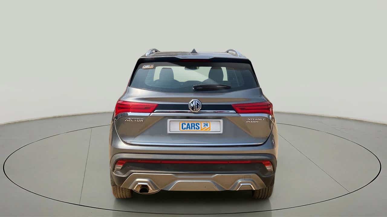 Rear view of a mg hector