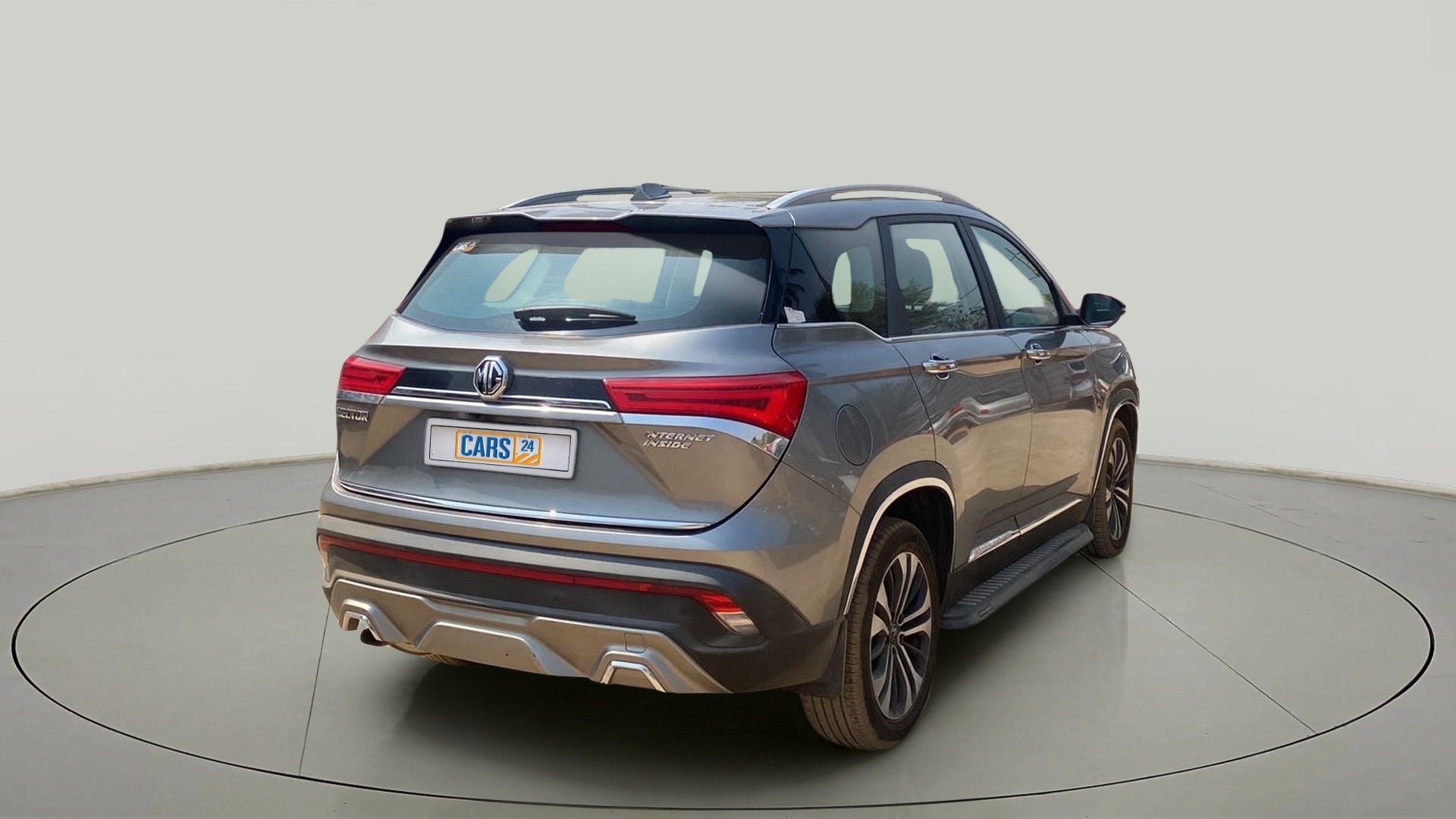 Rear three-quarter of a MG Hector