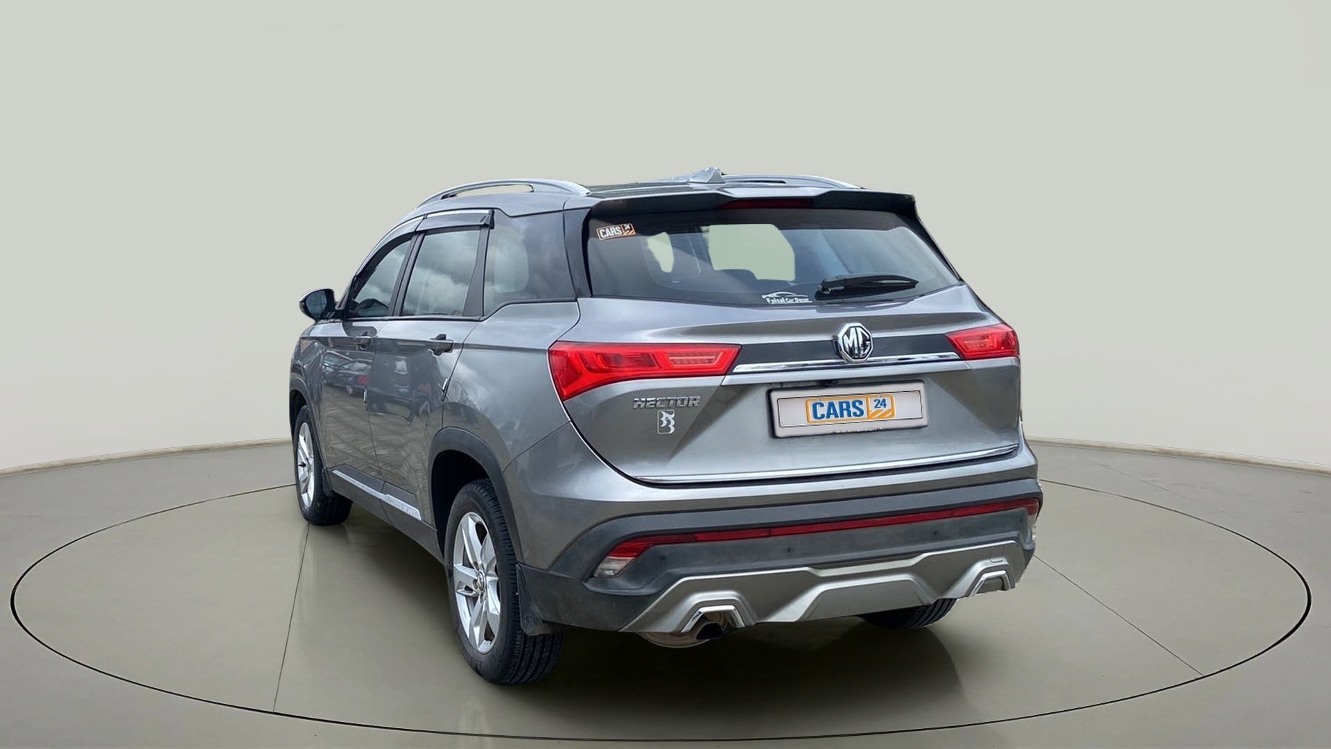 Rear three-quarter view of a MG Hector