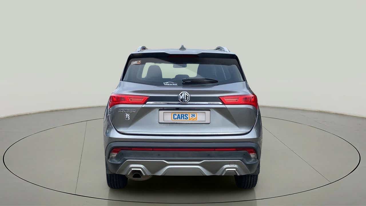 Rear view of a mg hector