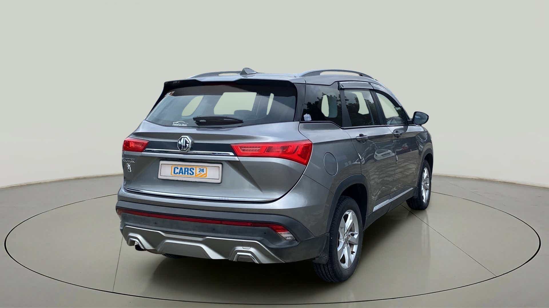 Rear three-quarter view of a mg hector