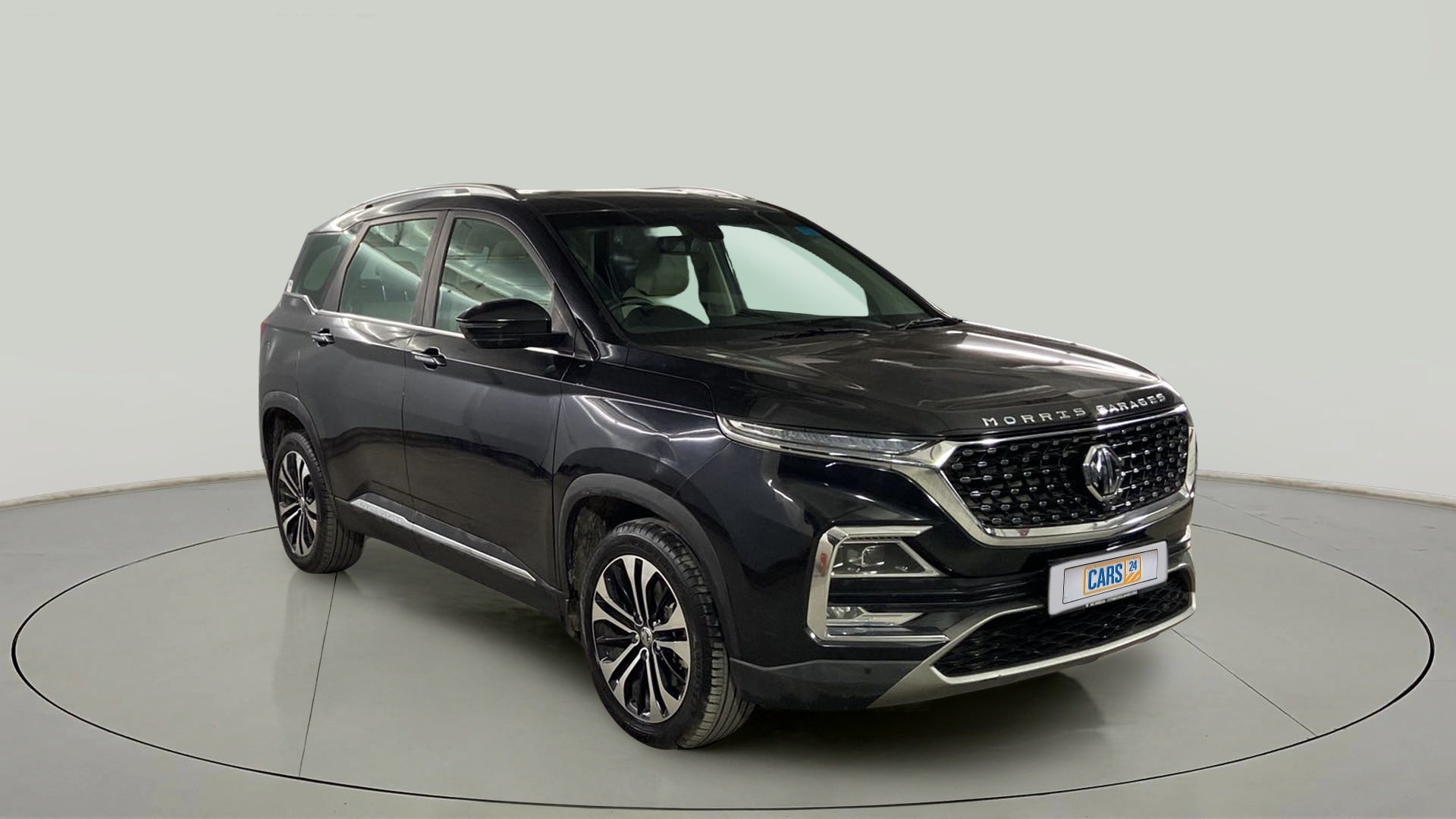 Front three-quarter view of a MG Hector