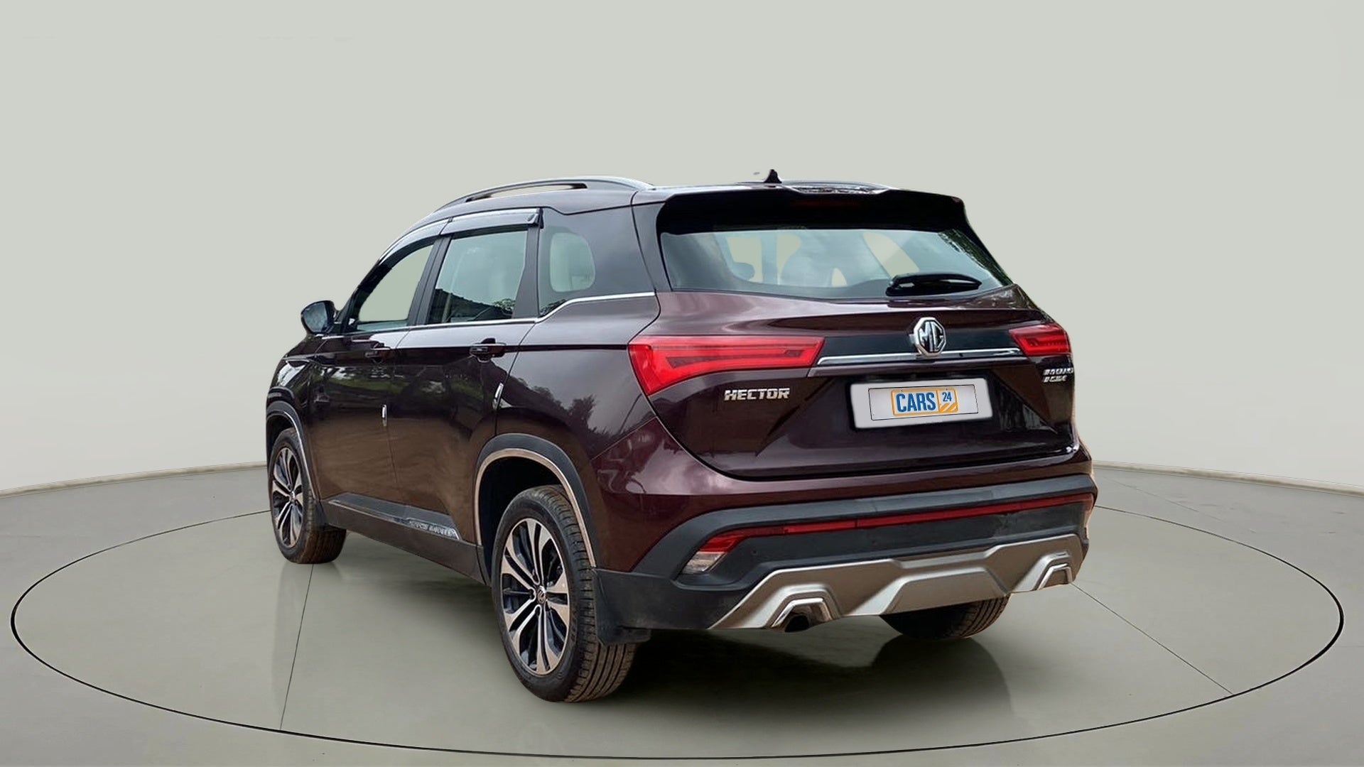 Rear three-quarter view of a mg hector