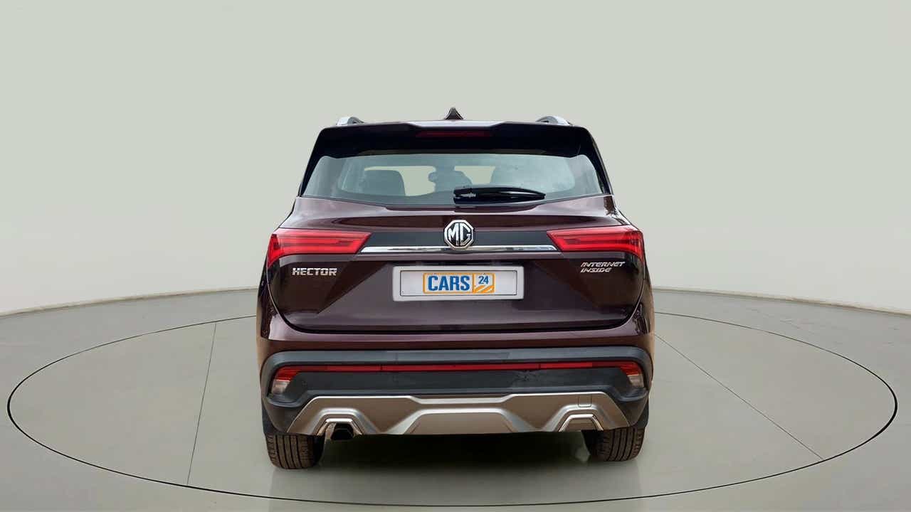 Rear view of an MG Hector