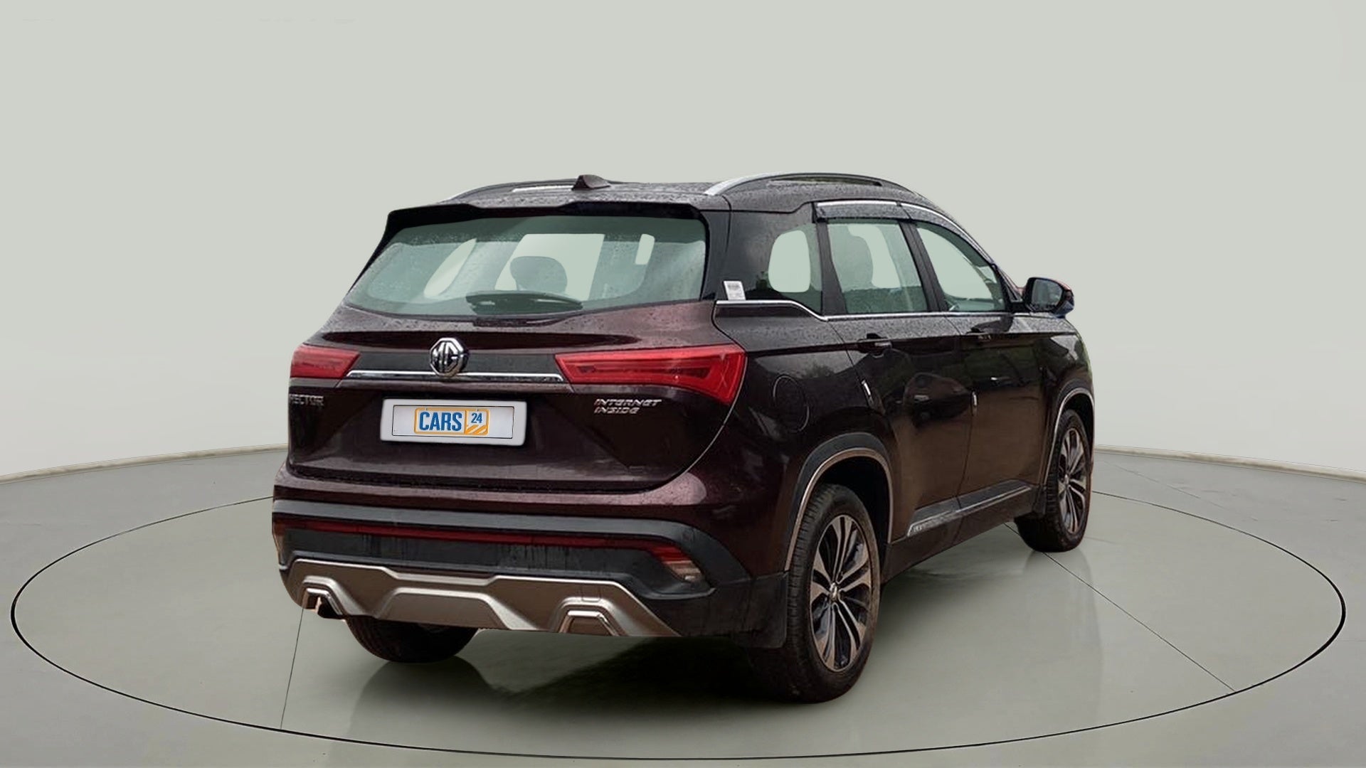 Rear three-quarter view of a MG Hector