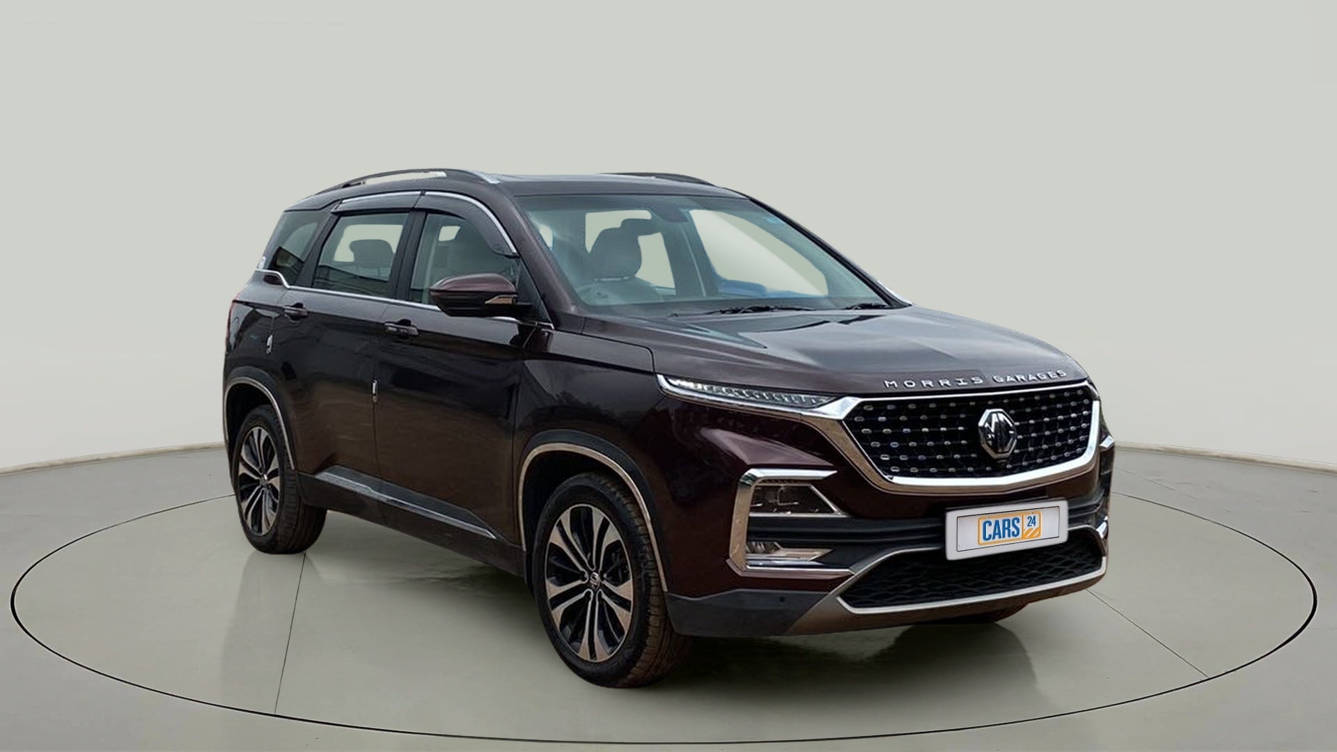 Front three-quarter view of a MG Hector