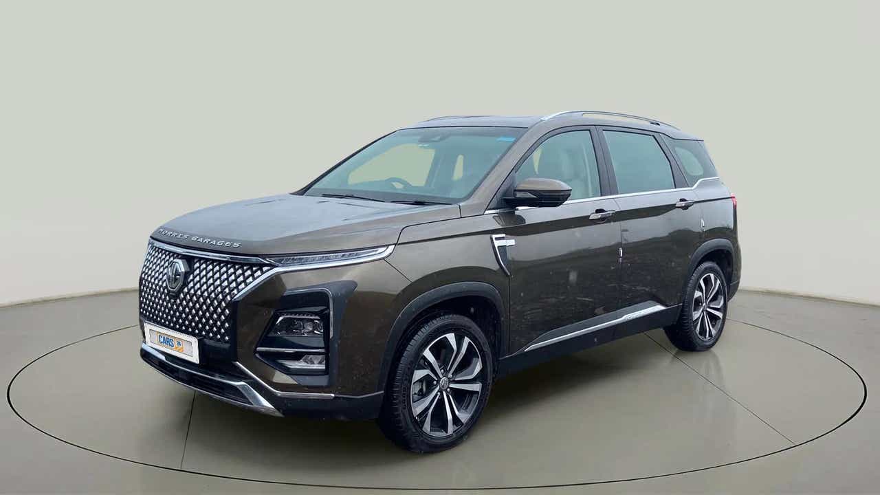 Front three-quarter of a MG Hector