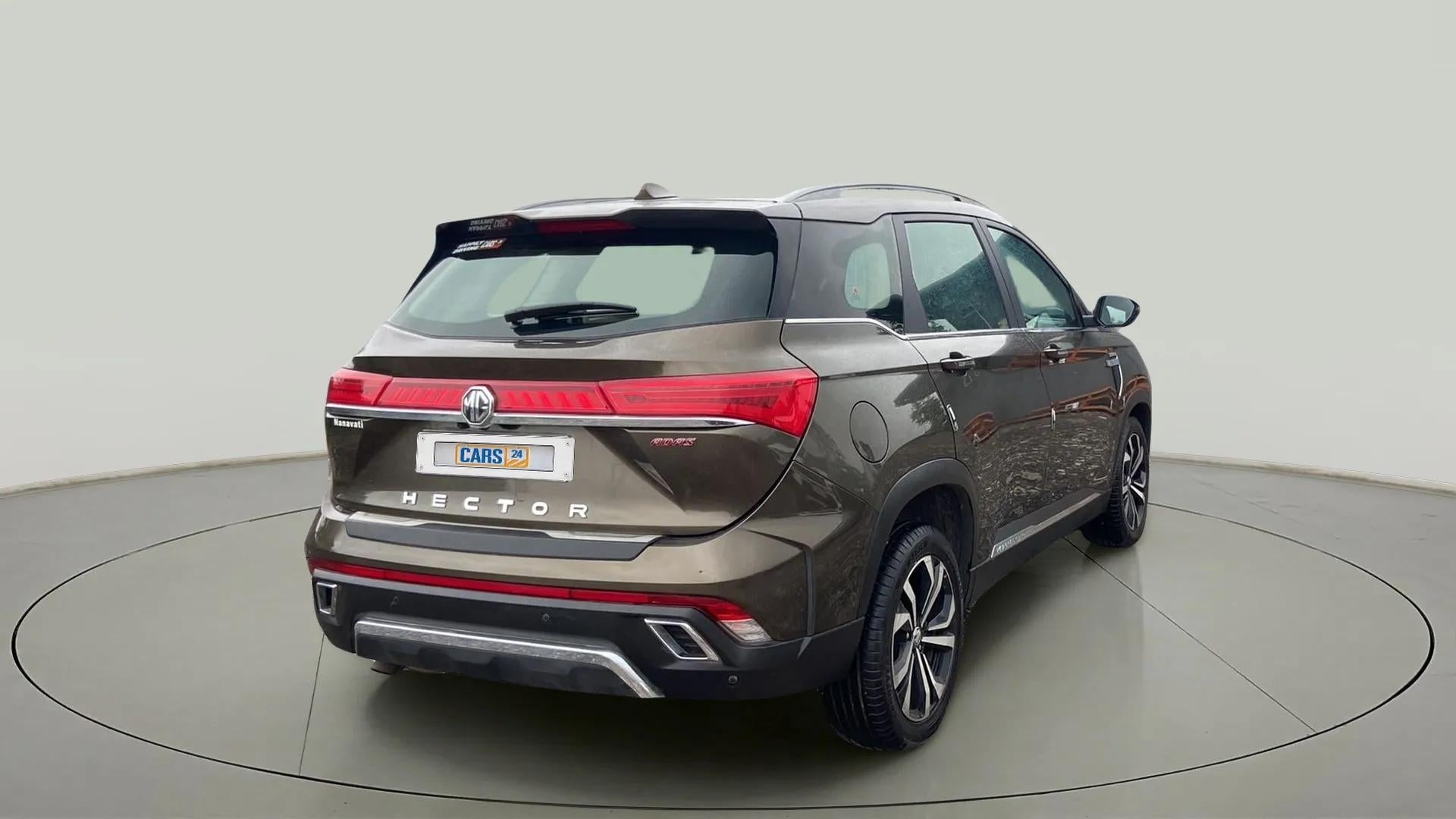 Rear three-quarter of a MG Hector