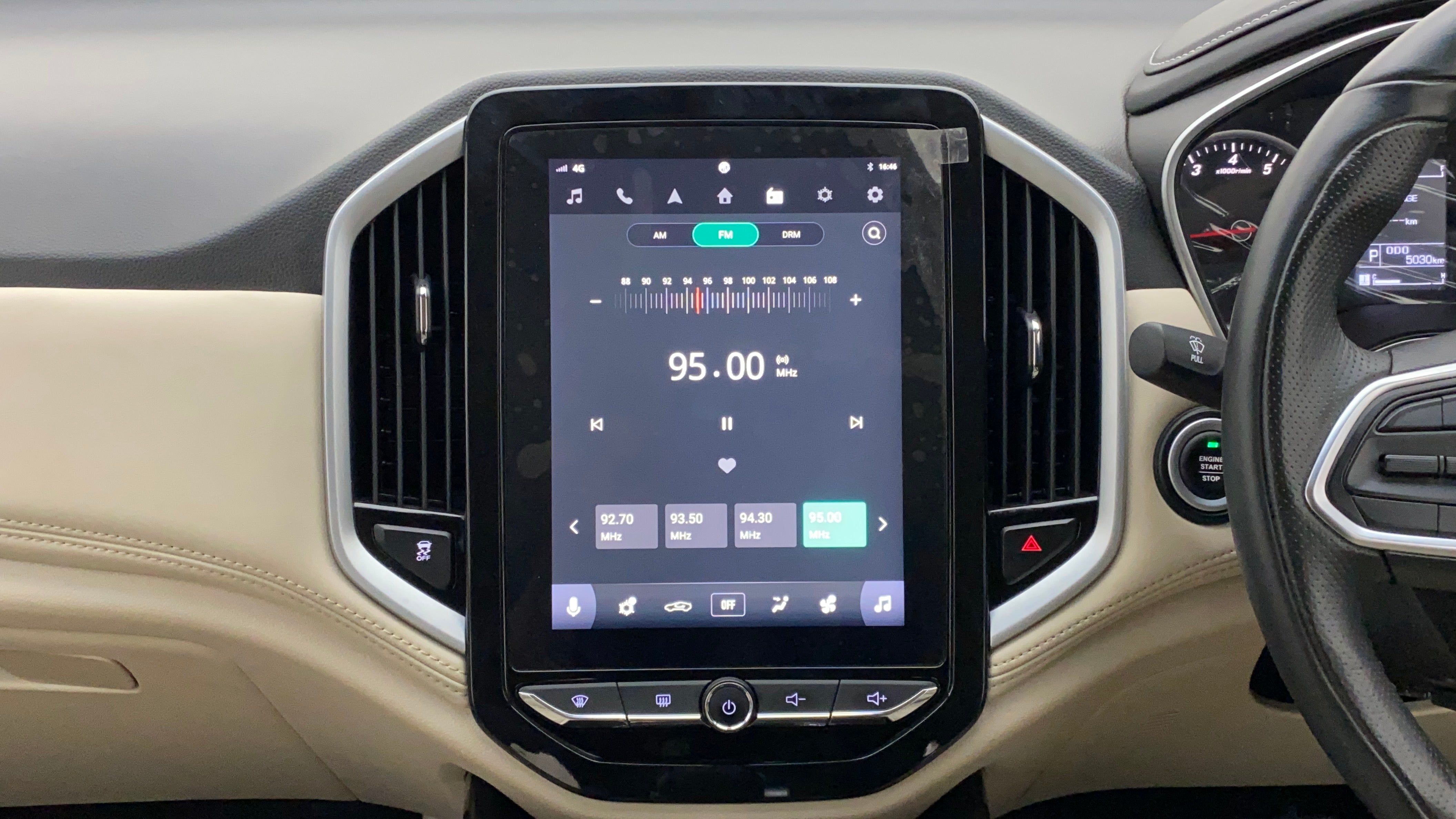 Infotainment touchscreen of a MG Hector