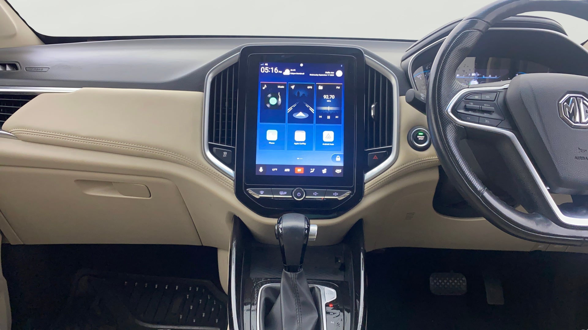 Dashboard and steering wheel view of a MG Hector