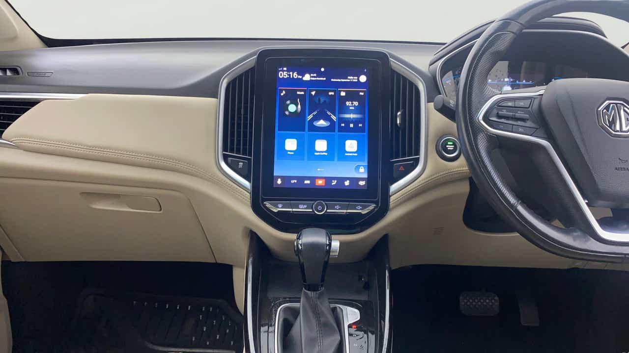 Dashboard and steering wheel view of a MG Hector