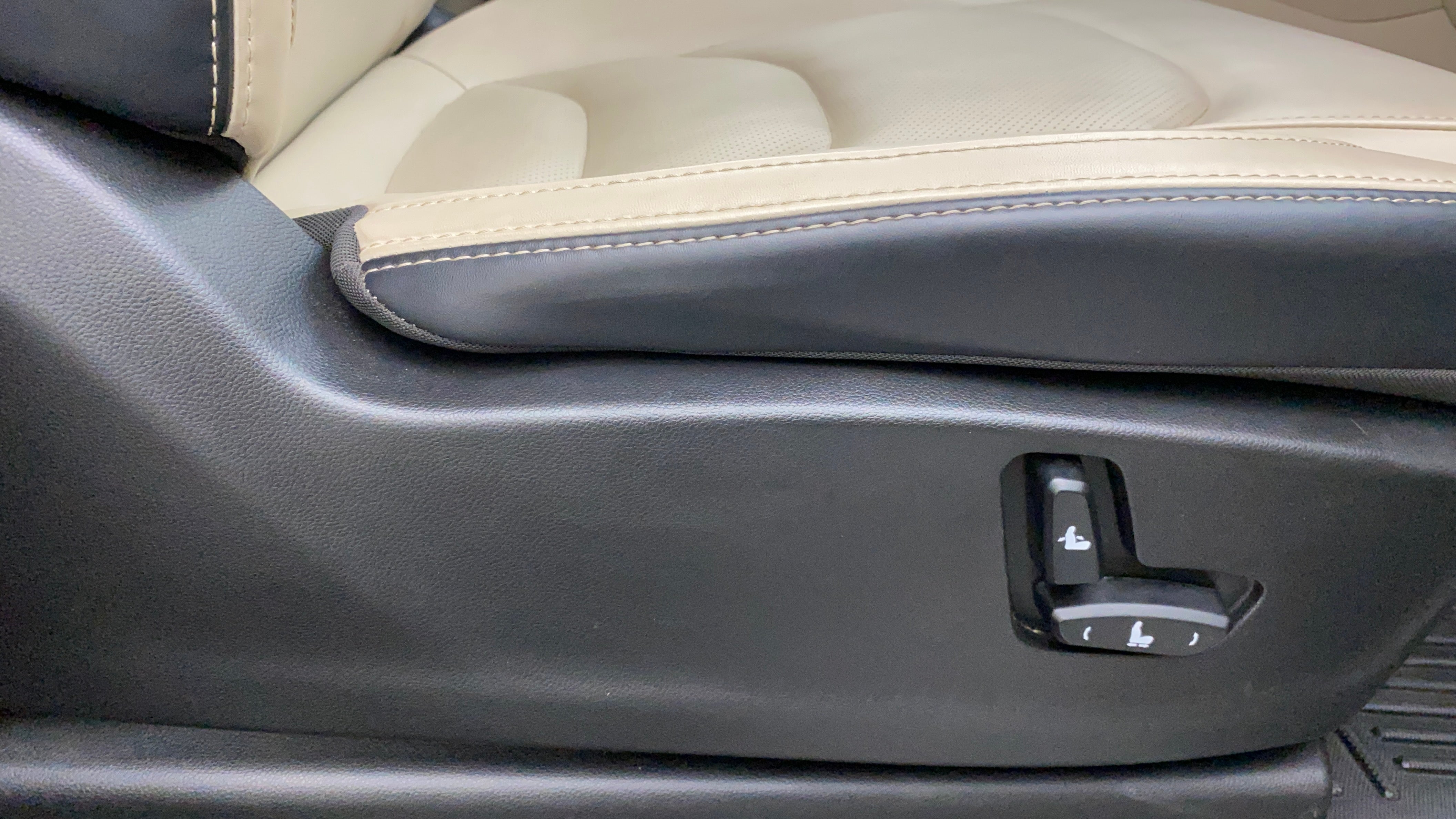 Seat adjustment controls of a MG Hector
