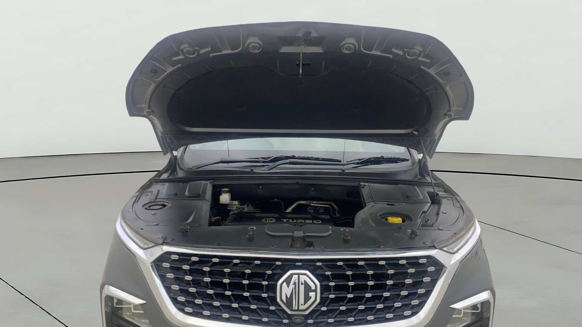 Engine bay view of a MG Hector