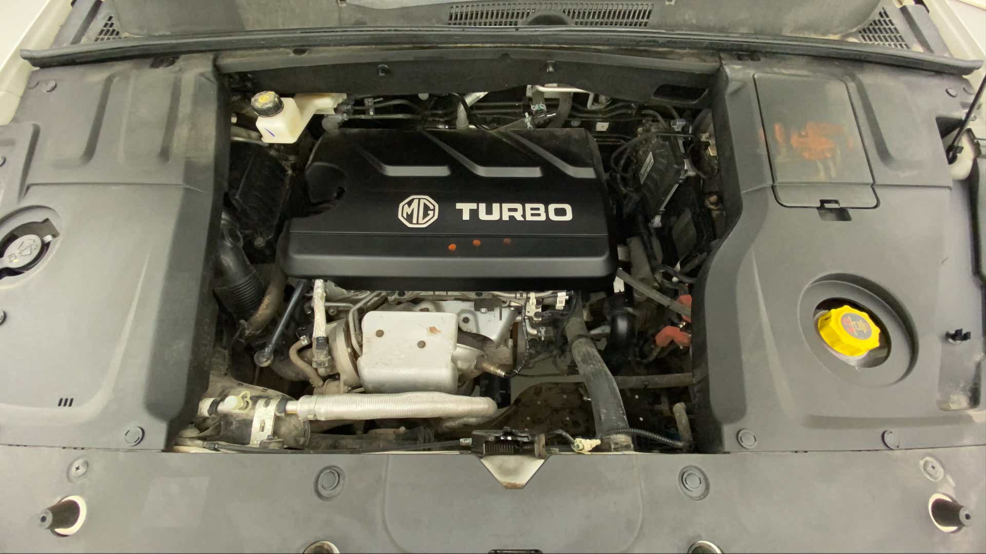 Engine bay of a mg hector turbo
