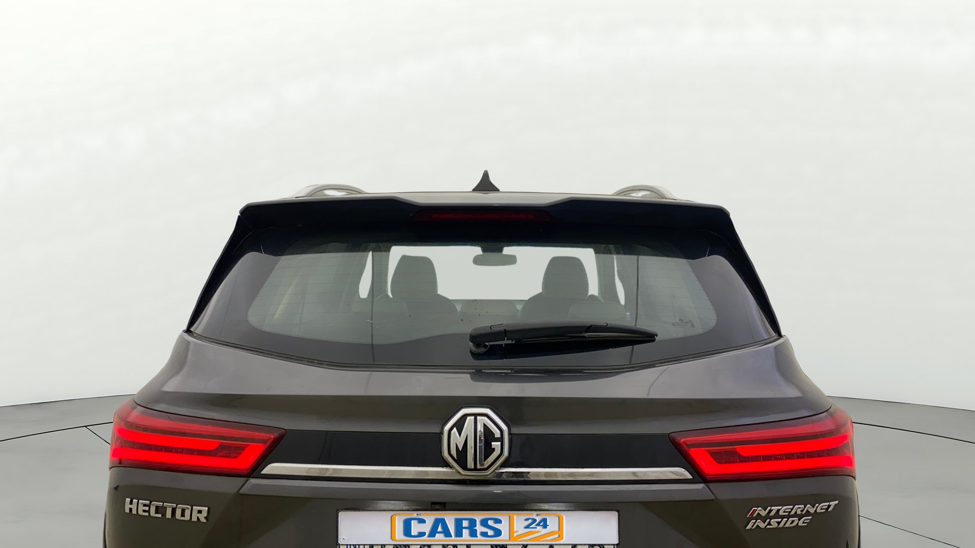 Rear view of a mg hector