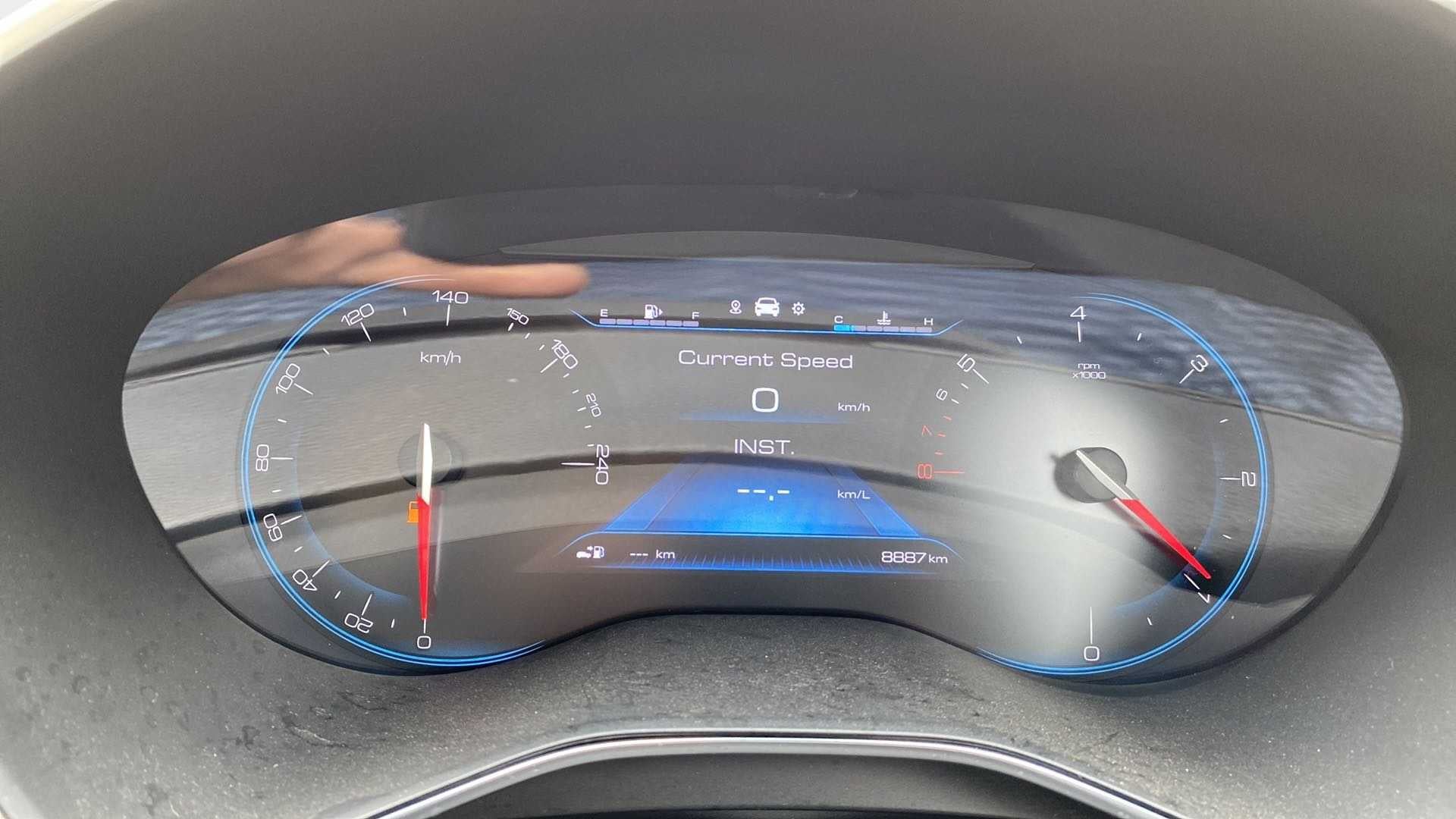 Instrument cluster view of a MG Hector