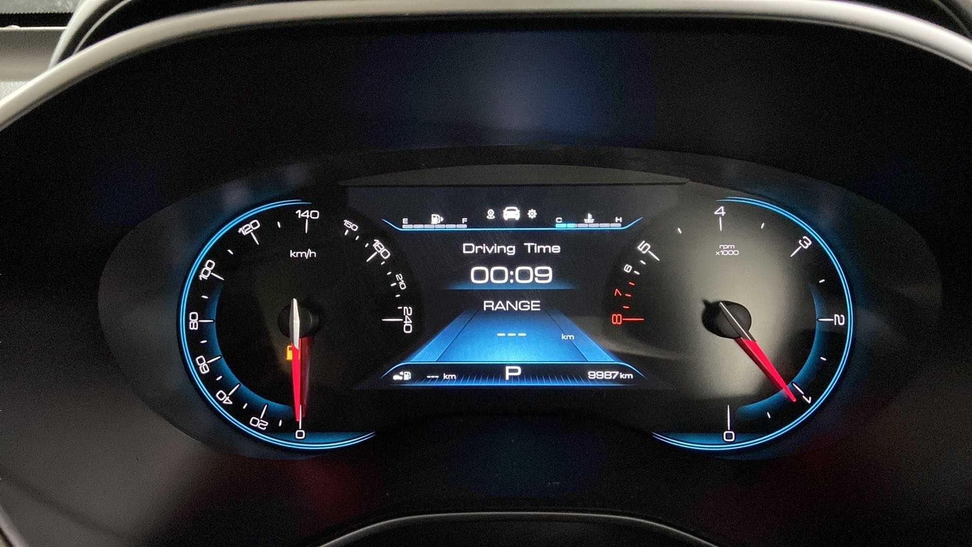 Dashboard instrument cluster of a MG Hector