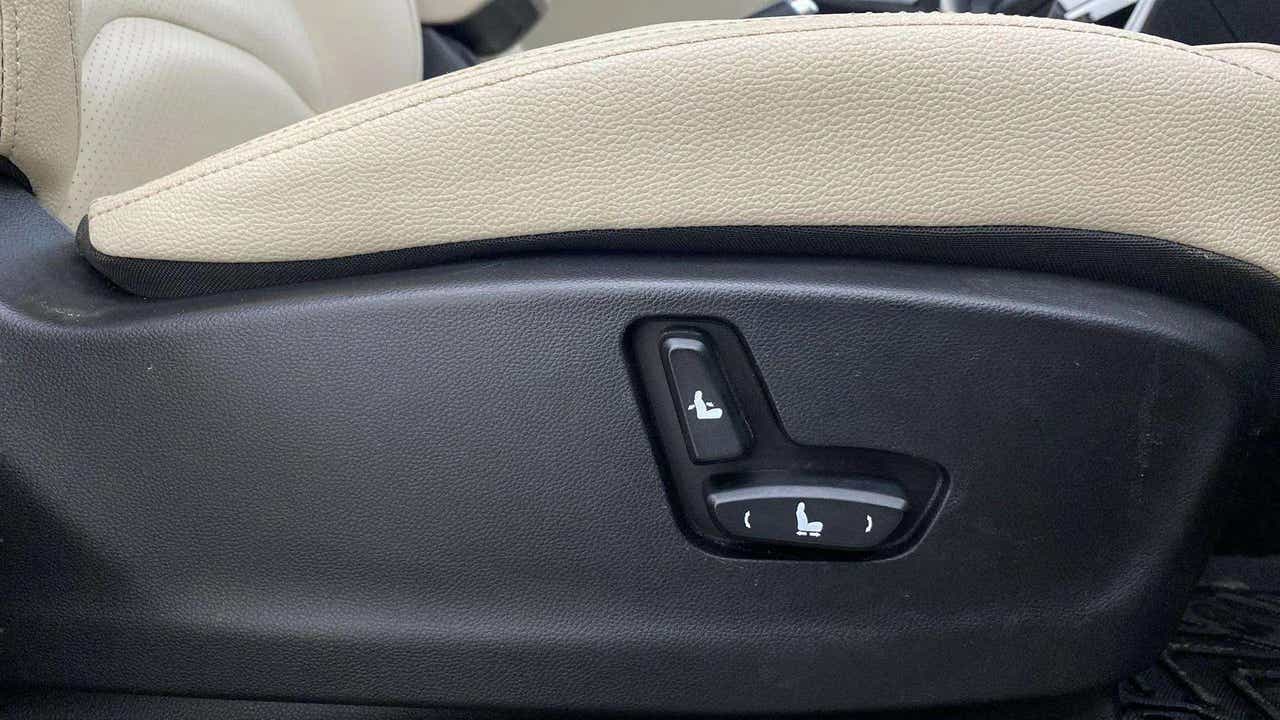 Seat adjustment controls of a mg hector