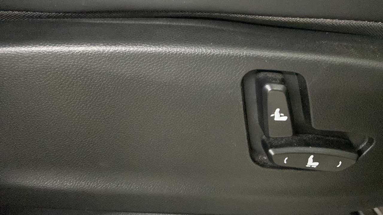 Seat adjustment controls of a MG Hector