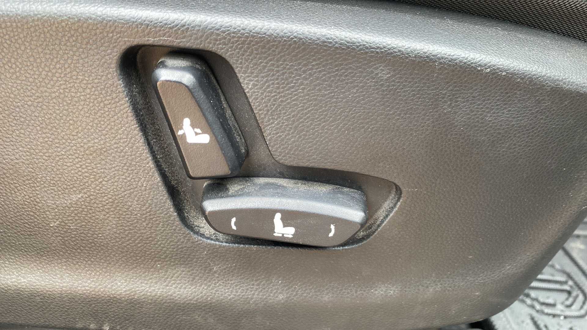 Power seat adjustment controls of a MG Hector