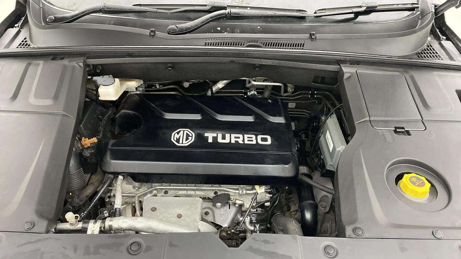 Engine bay of a MG Hector
