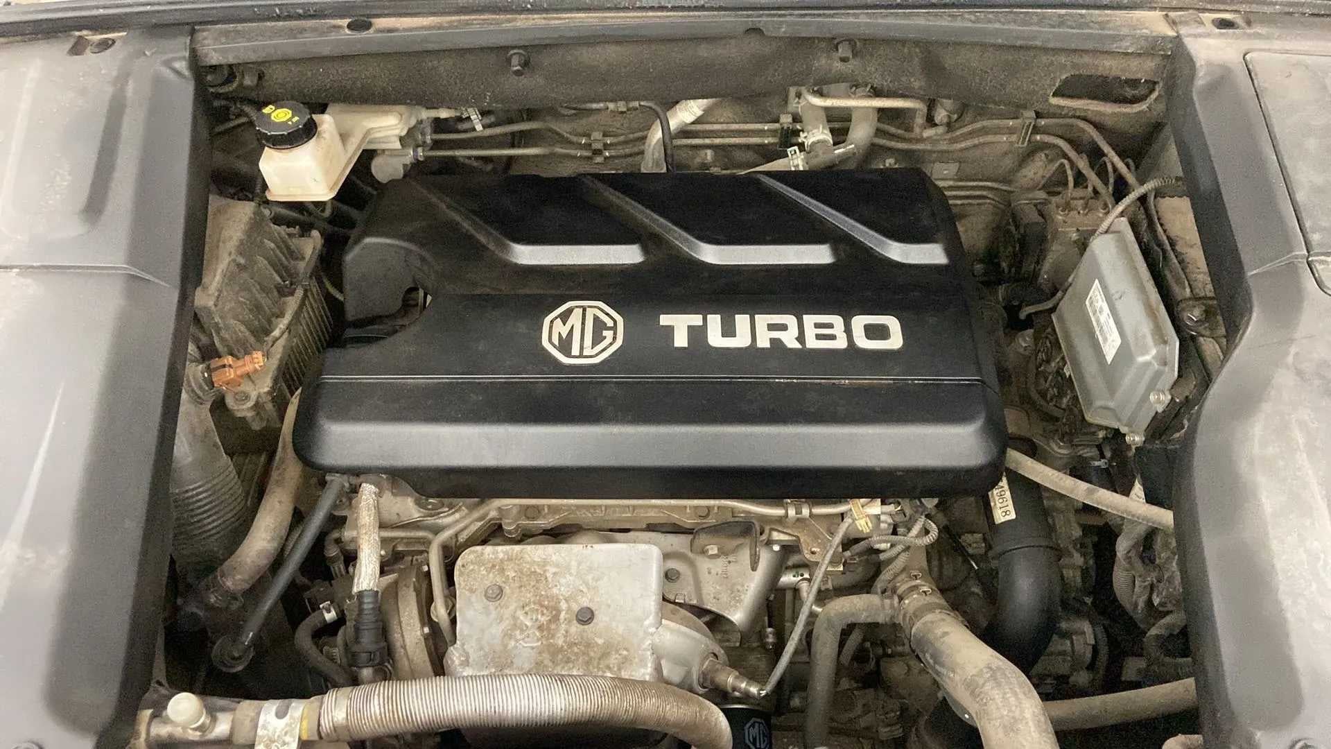 Engine bay of a mg hector turbo