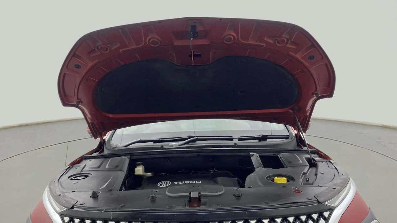 Engine bay view of a MG Hector