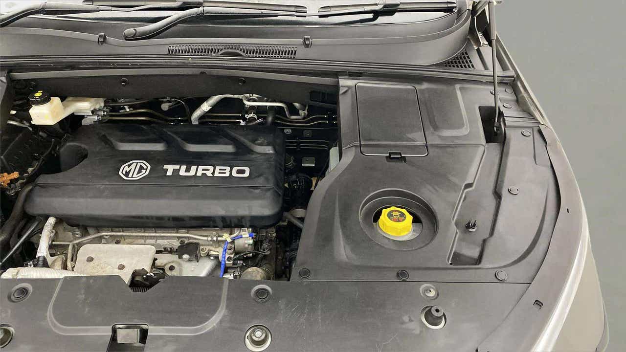 Engine bay of an MG Hector turbo