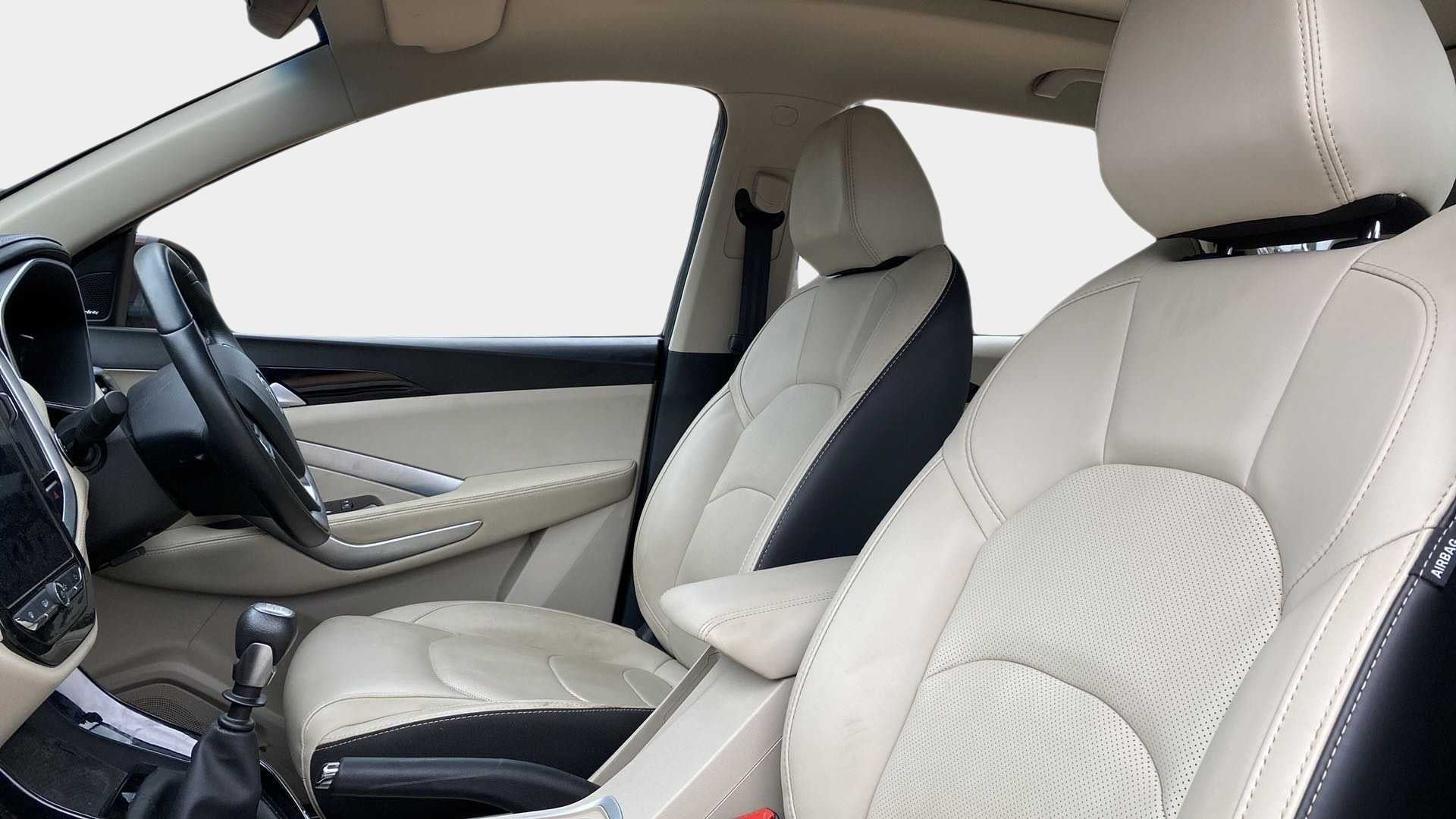 Front seats and dashboard of a MG Hector