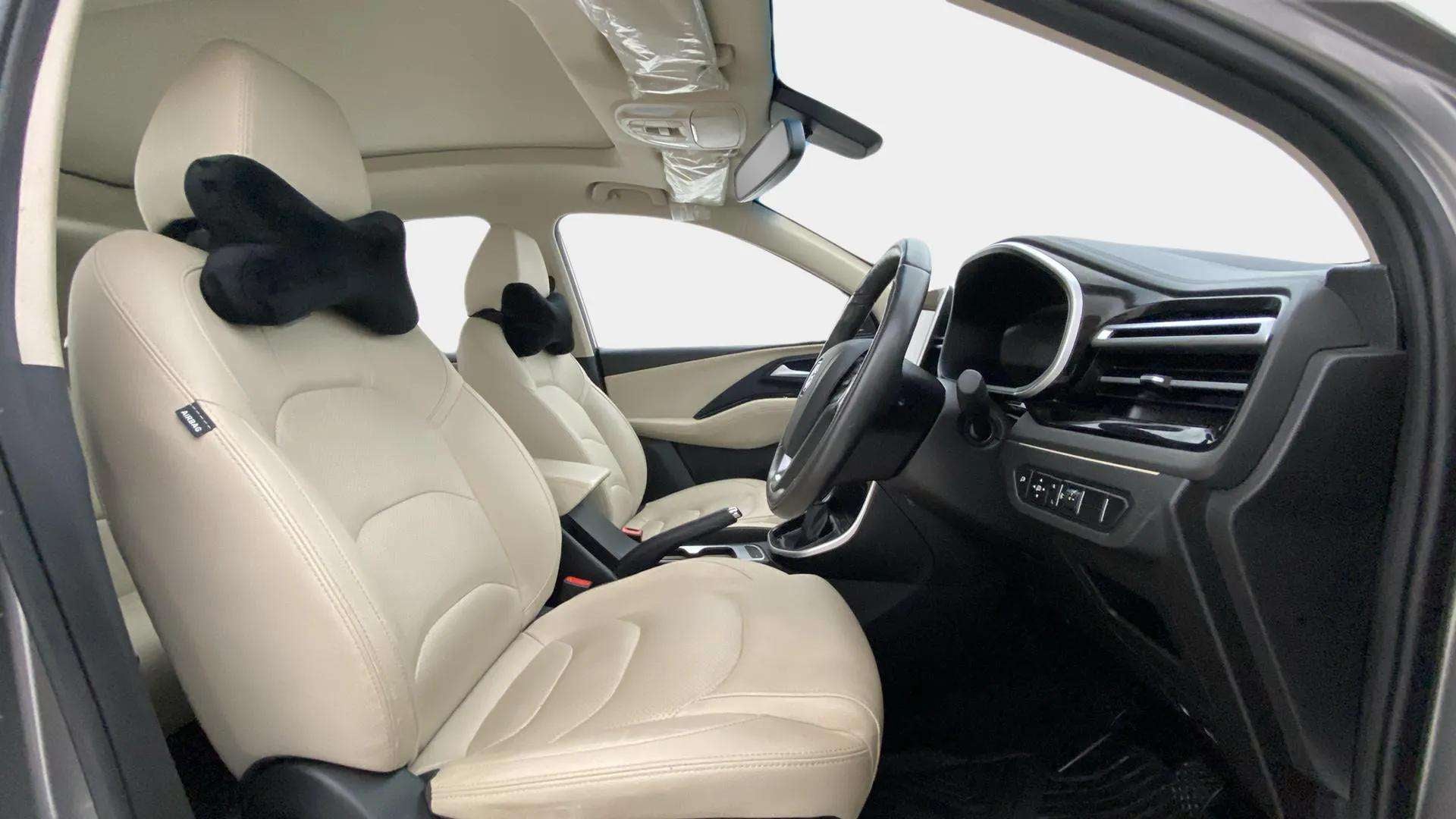 Front interior view of a mg hector