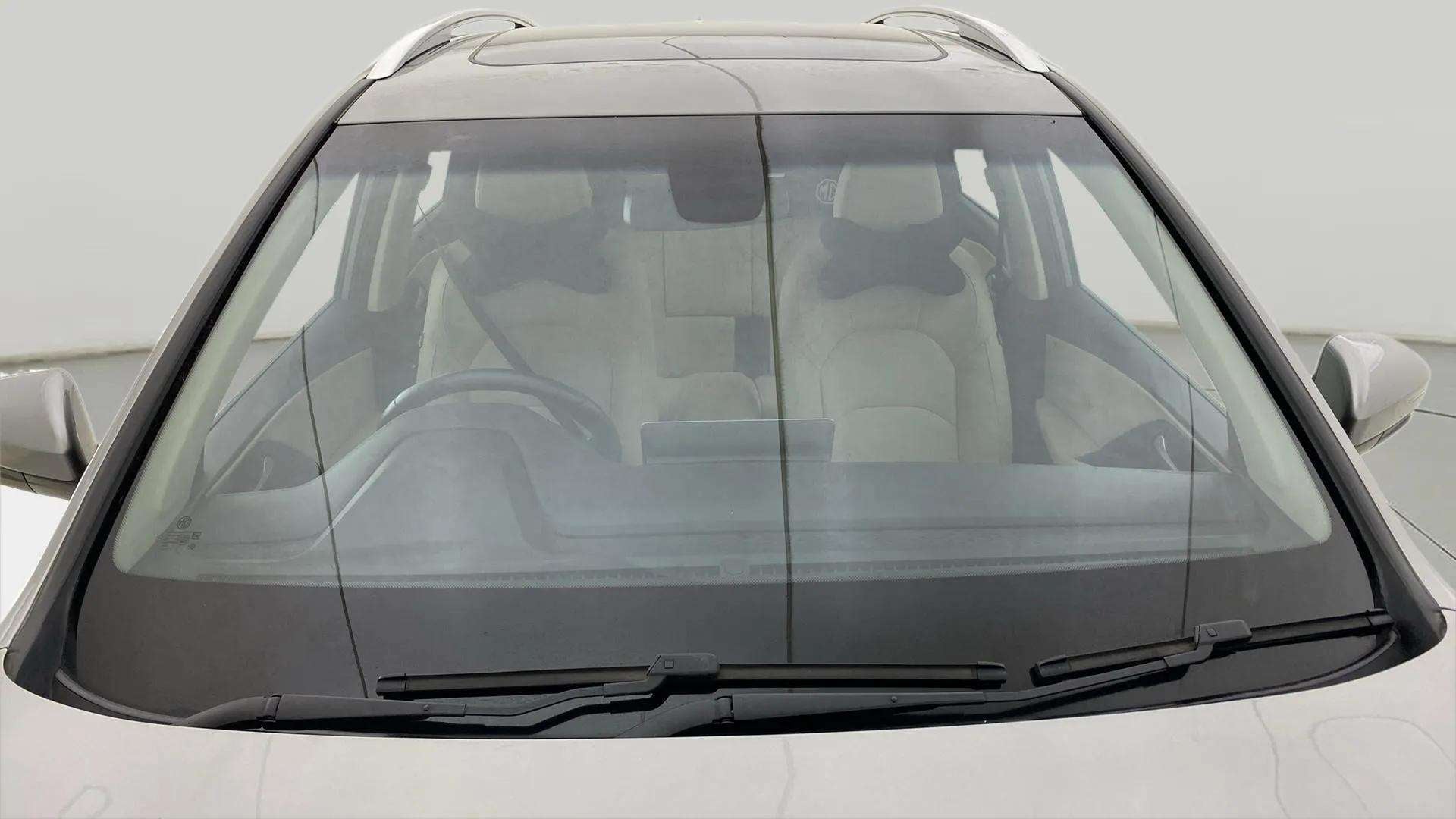 Windscreen view of a MG Hector