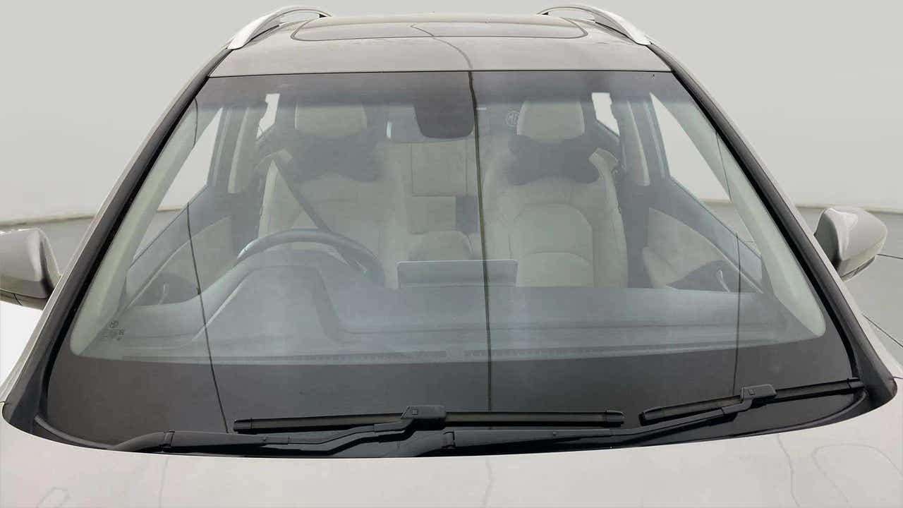 Windscreen view of a MG Hector