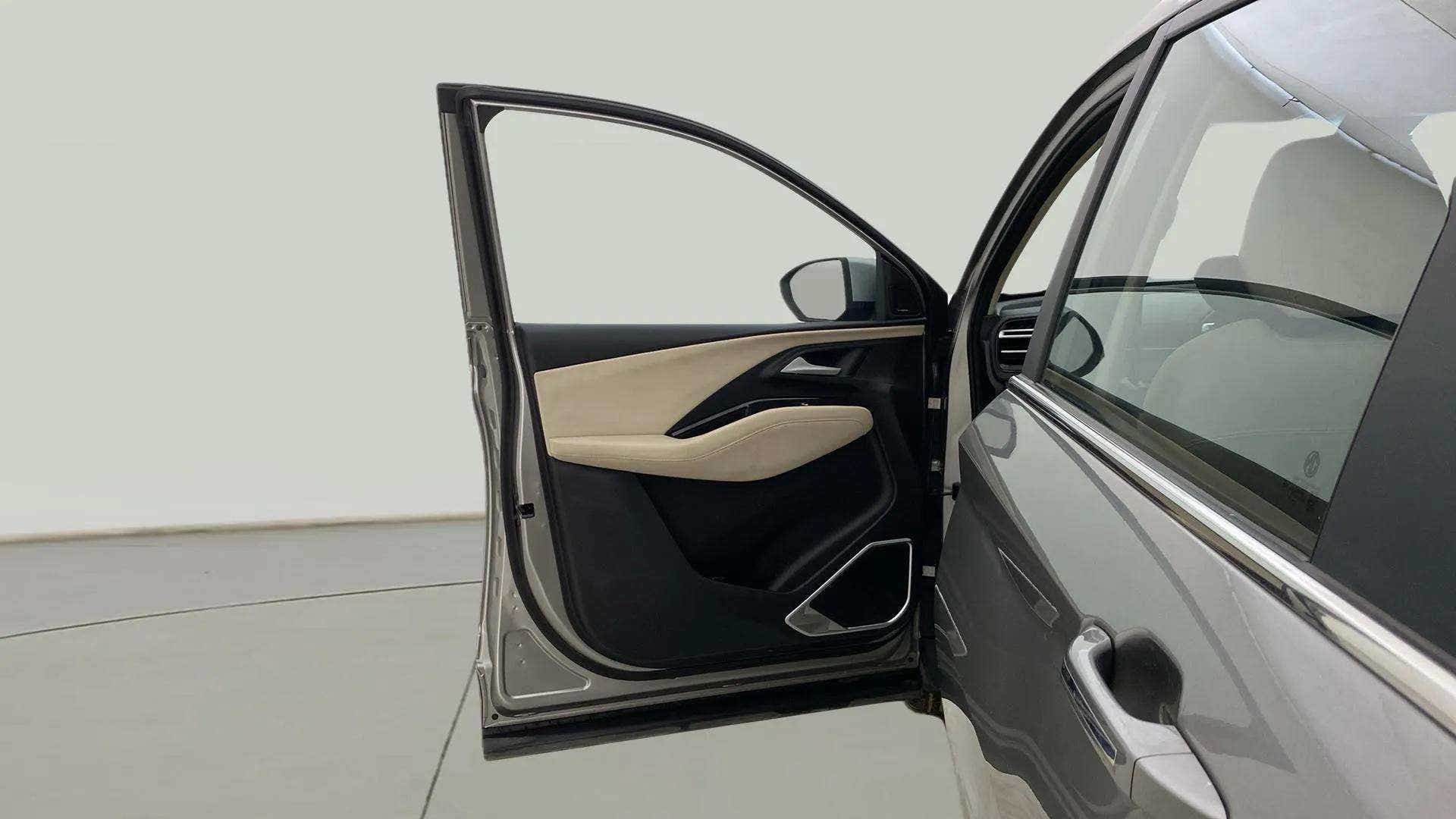 Front door interior view of a MG Hector