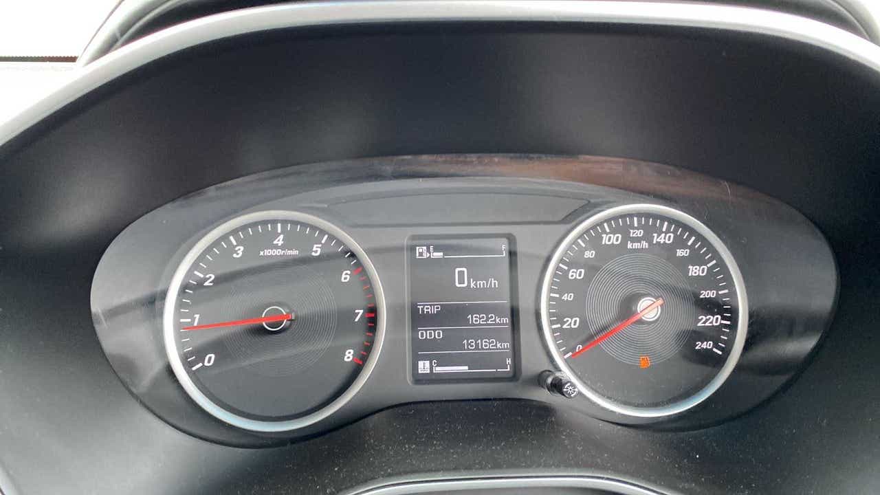 Instrument cluster view of a MG Hector