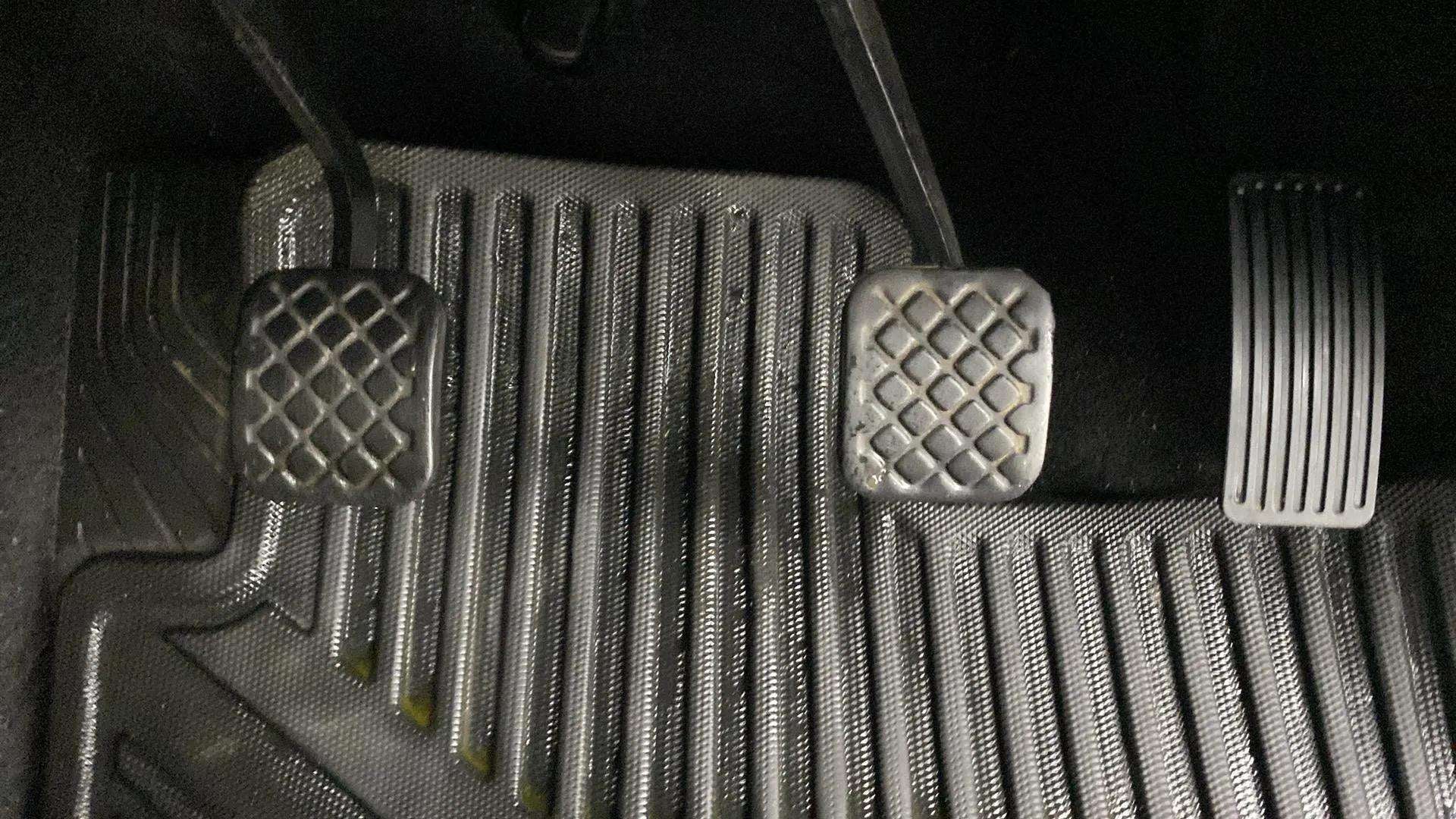 Footwell area with pedals of a MG Hector