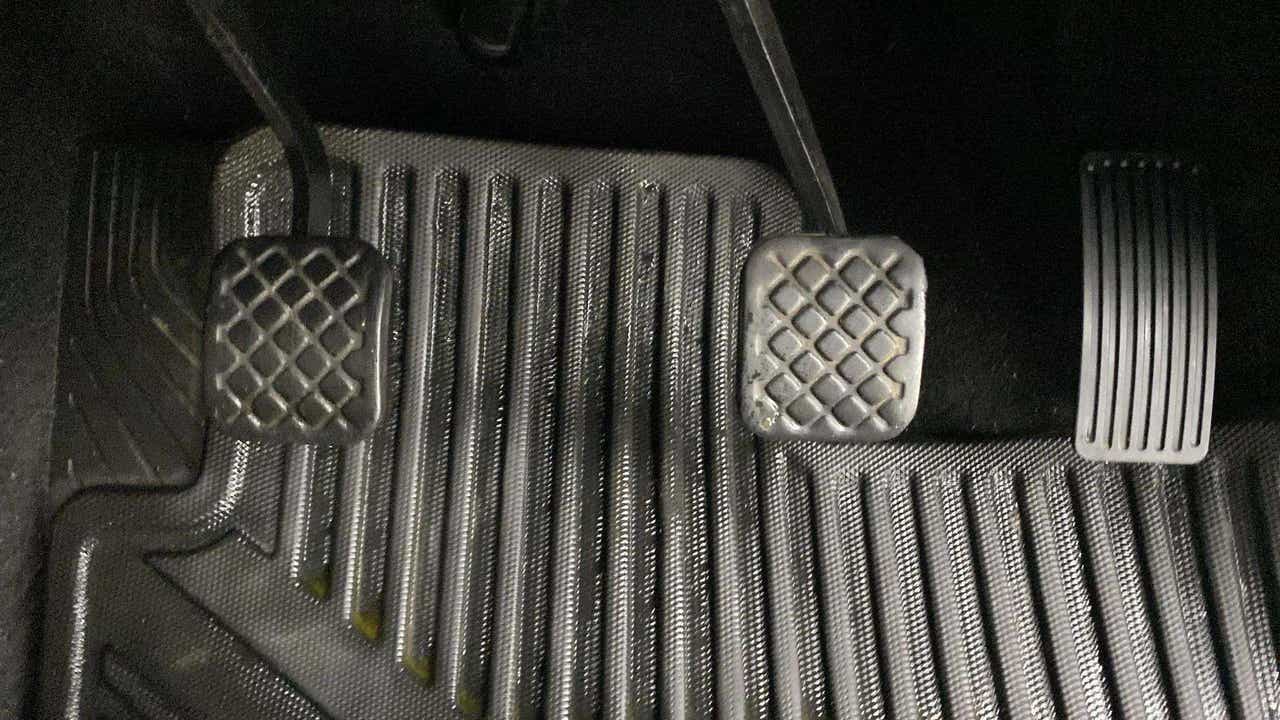 Footwell area with pedals of a MG Hector