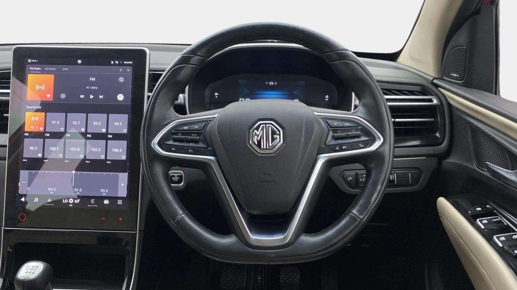 Dashboard and steering wheel view of a MG Hector